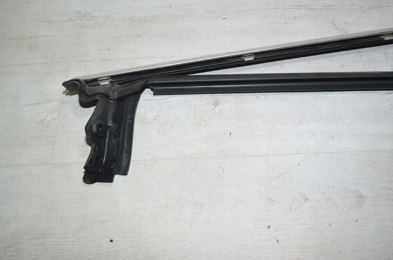 moulding dust left rear part Mercedes CLS w219