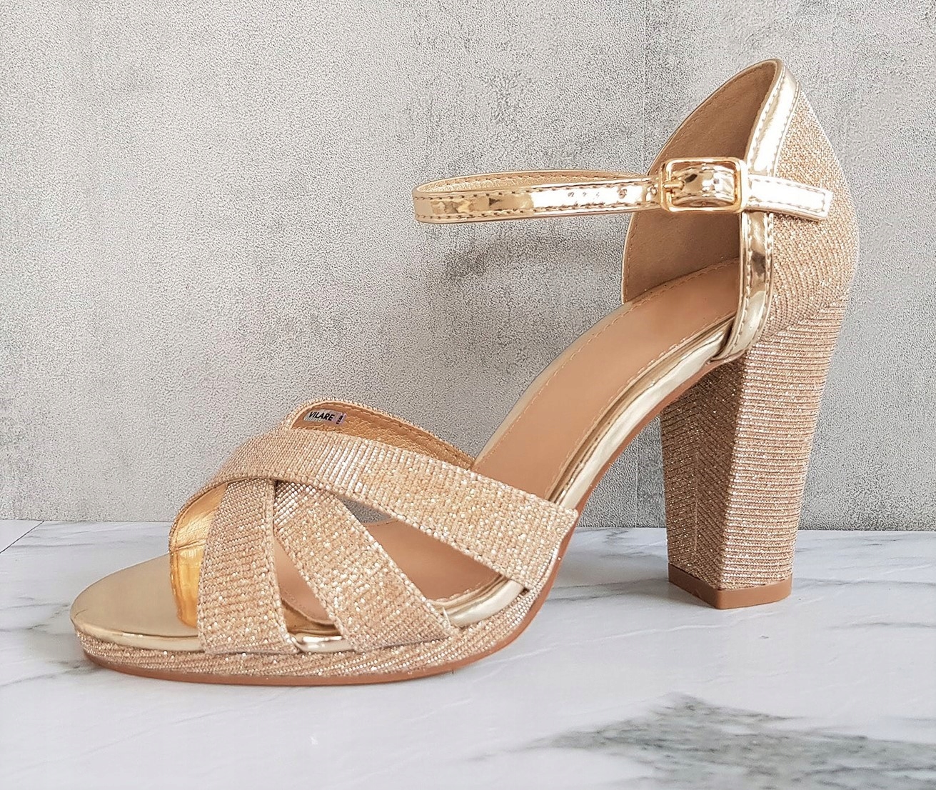 ZŁOTE BROKATOWE BUTY SANDAŁKI NA SŁUPKU I PLATFORMIE 39 Kod producenta 537