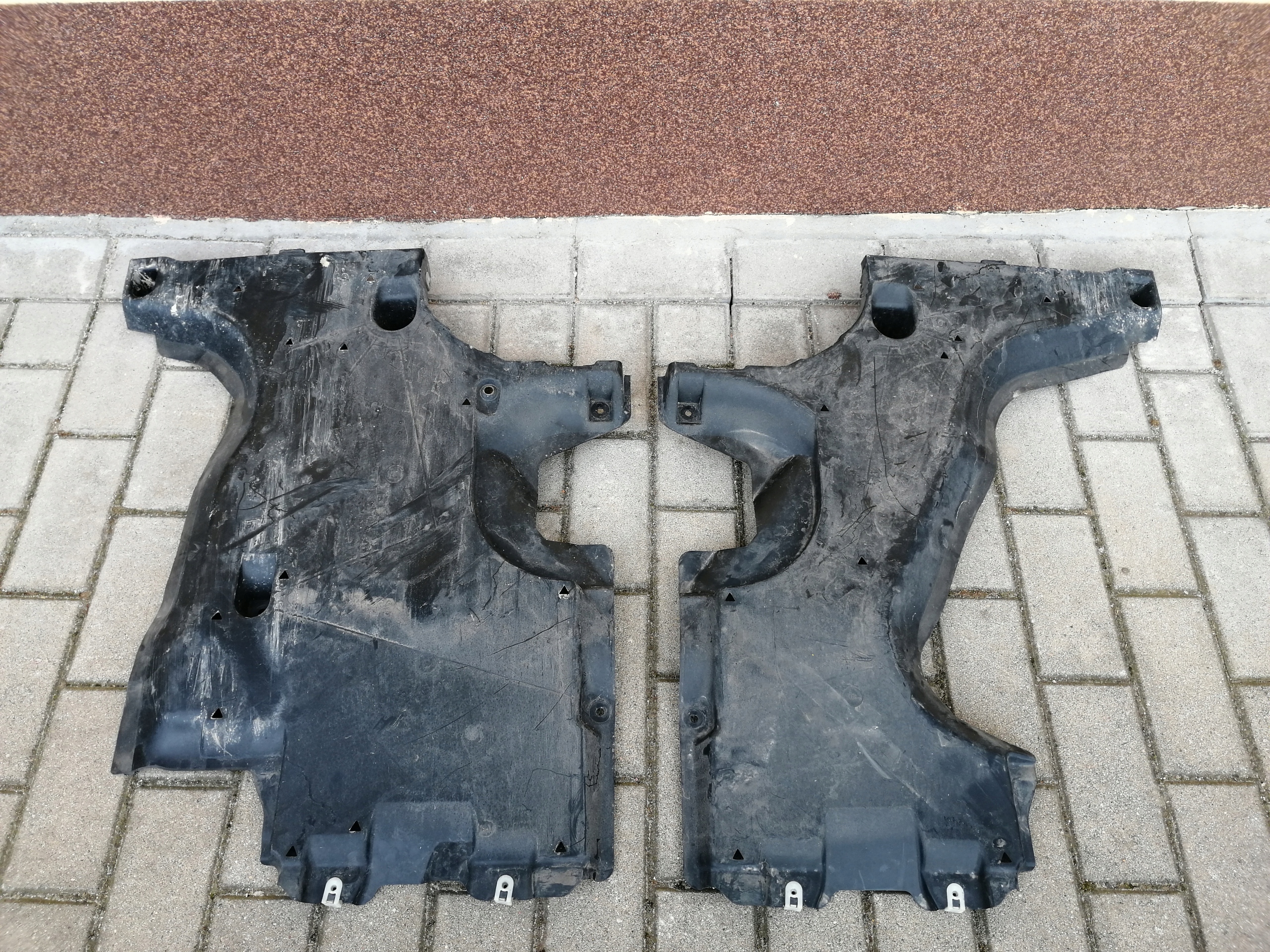 PODLOGA OSLONA BMW 5 G31