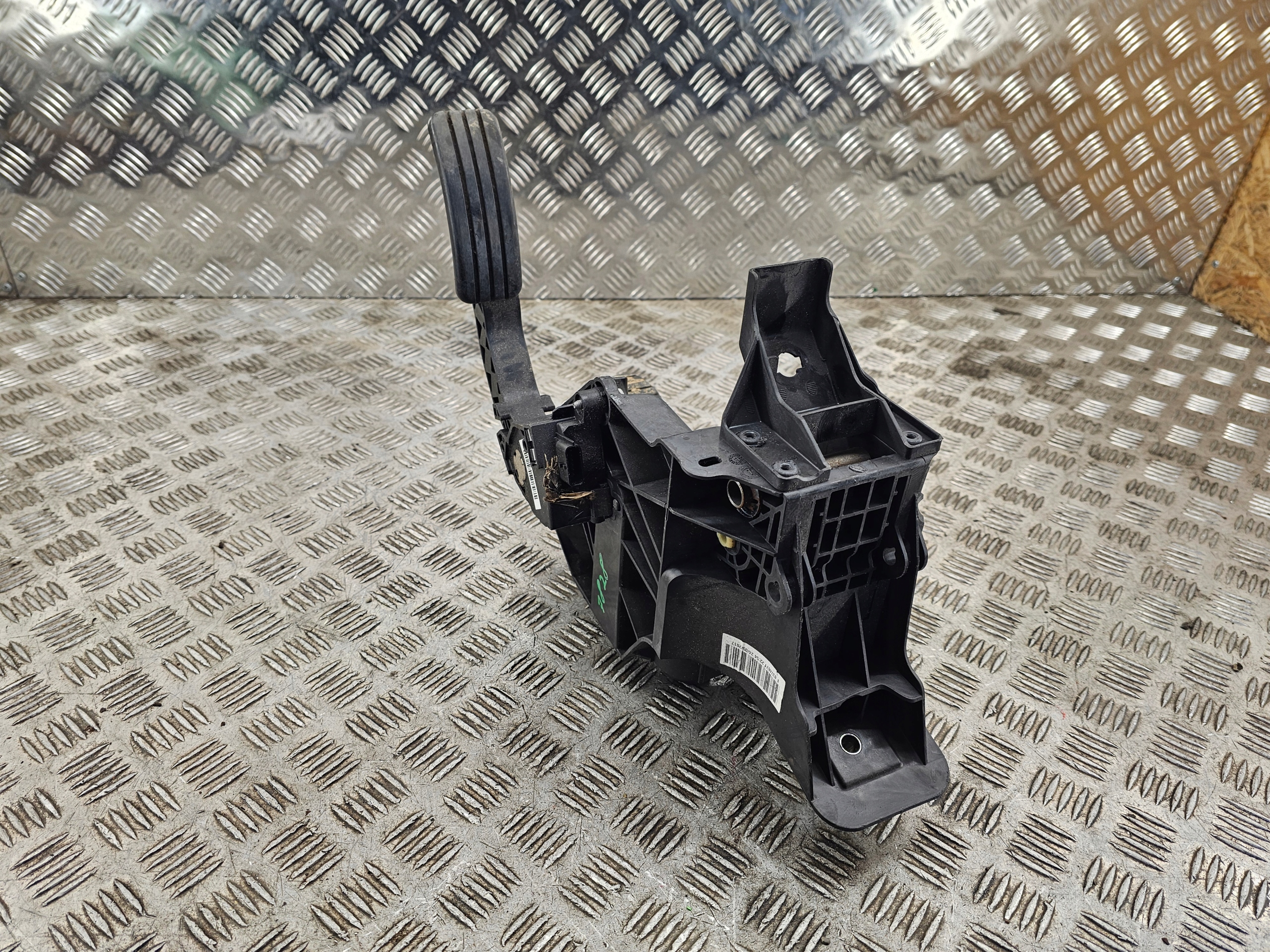 RENAULT TRAFIC III PEDAL Bremse 465016415R