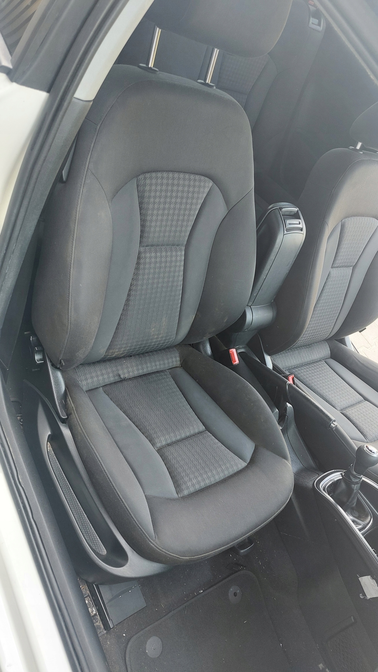 AUDI A1 8X 3D 10-18r Sitz GRZANE EUROPA