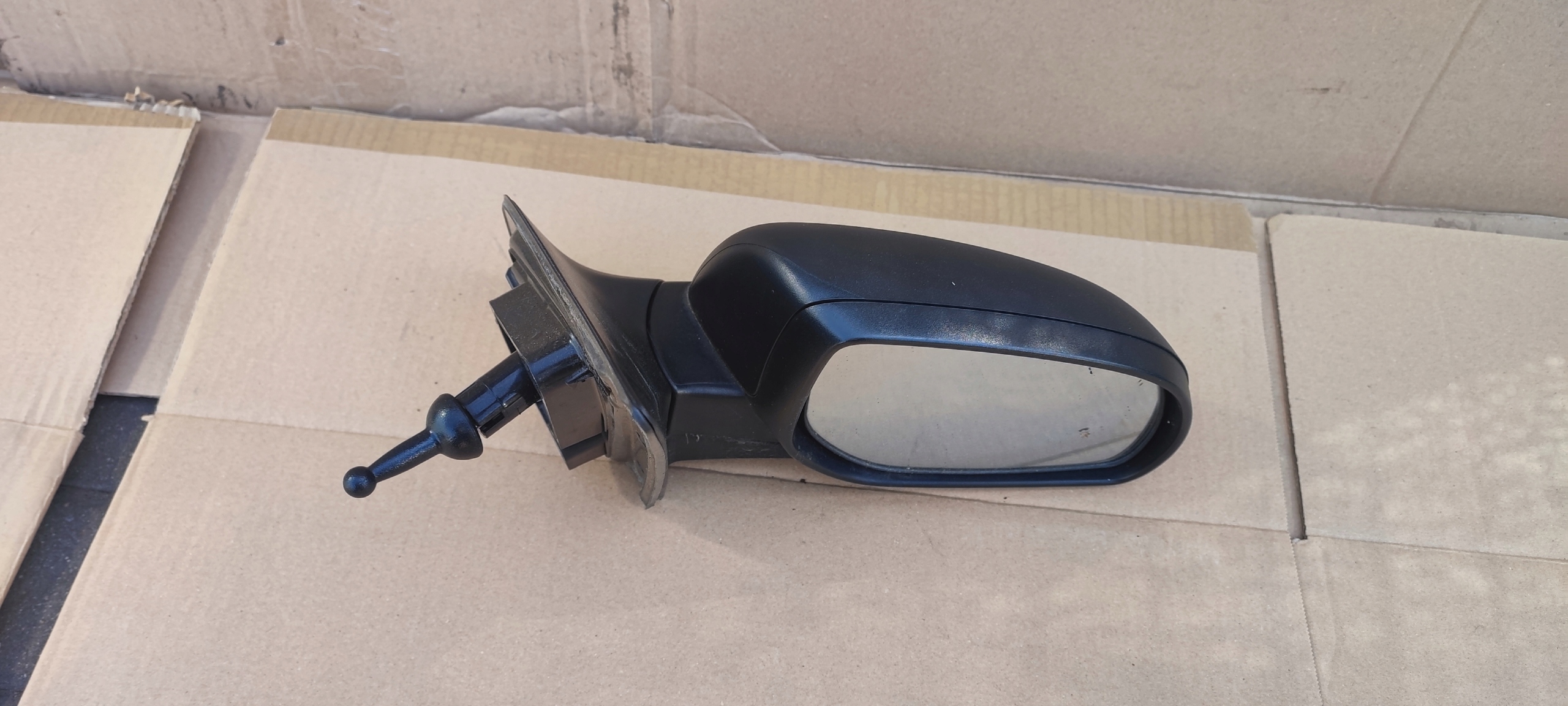 HYUNDAI I20 and LIFT 12-14r. mirror right manually