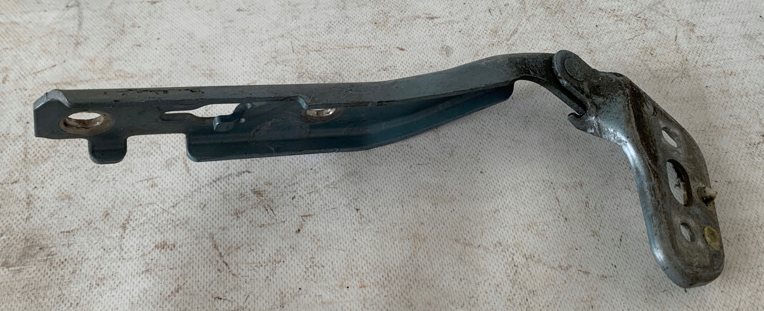 # hinge bonnets right + left AUDI A6 C6