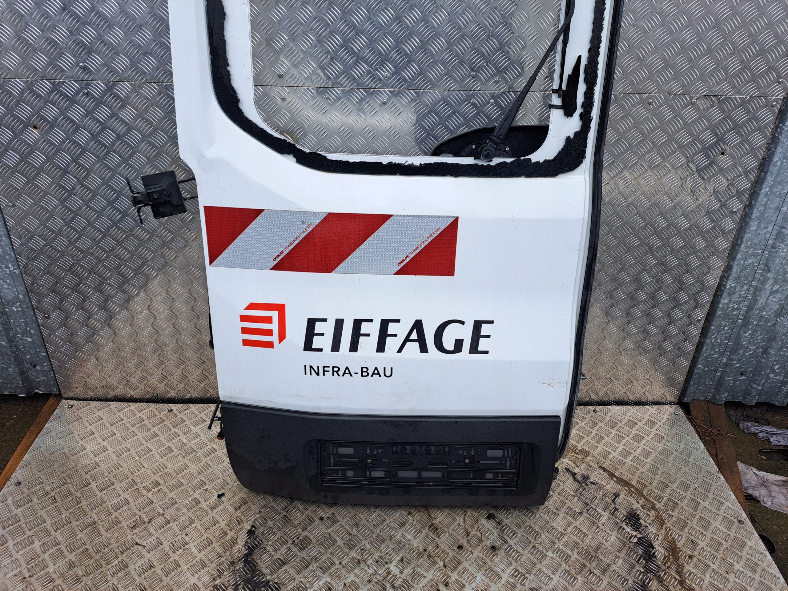 FORD TRANSIT MK8 LIFT 2022 R DRZWI LEWE TYŁ Strona zabudowy tył - lewa