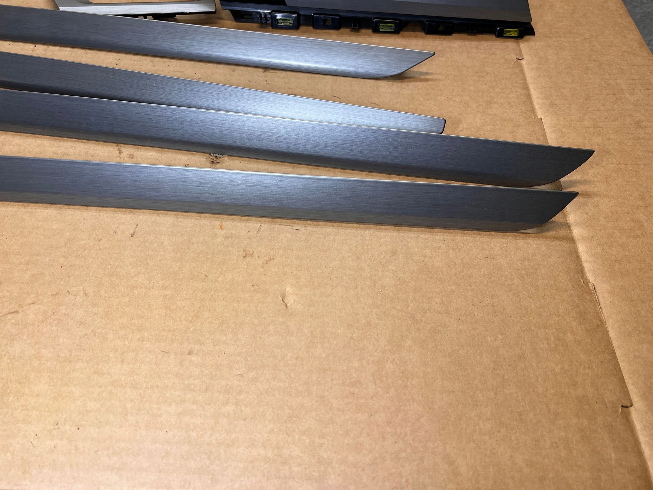 vw T7 MULTIVAN 7T0 европа молдинг двери