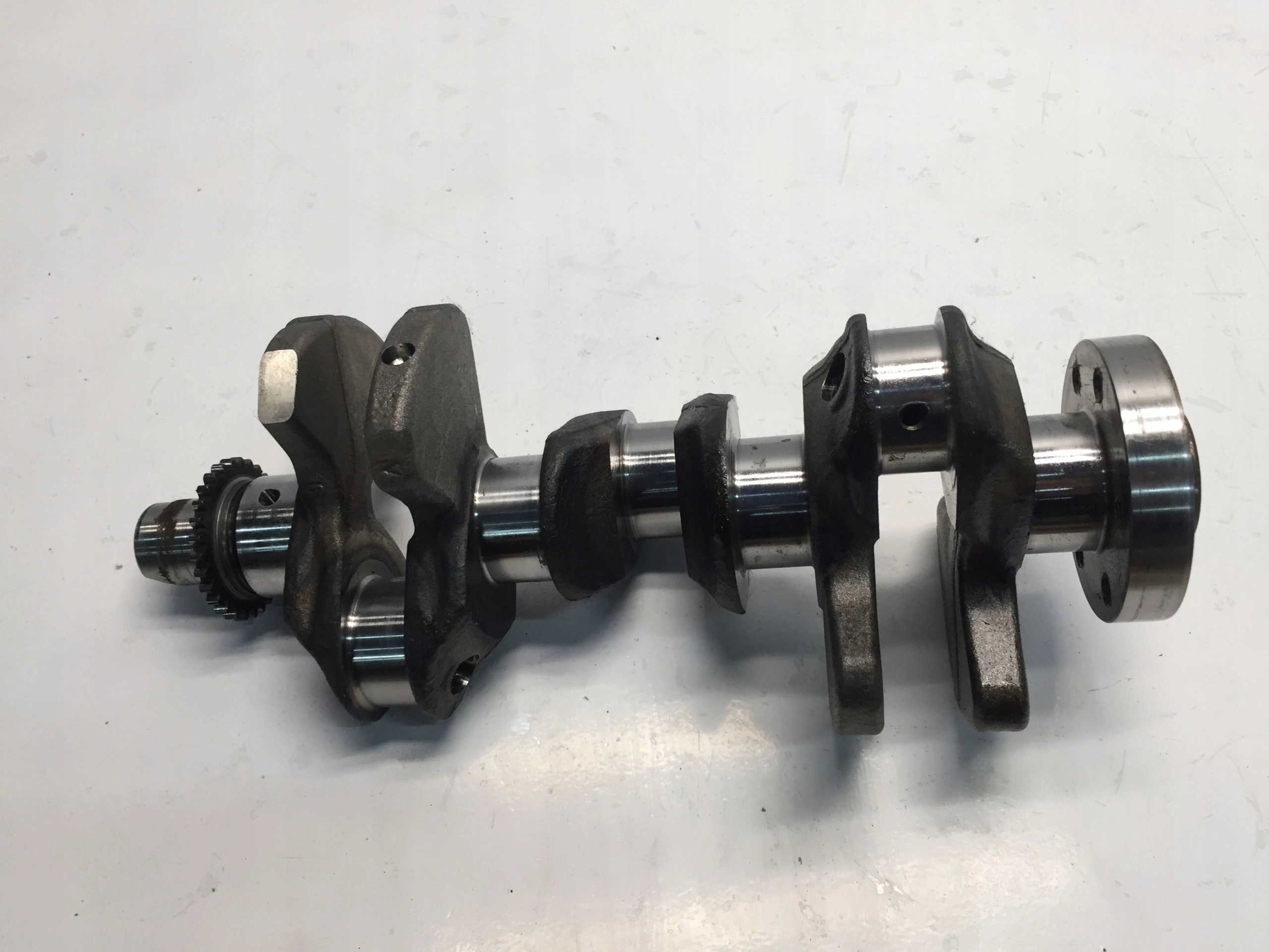 AUDI A1 82A 2021 1.0 TSI WAŁ KORBOWY DLA DLAC Producent części Audi OE