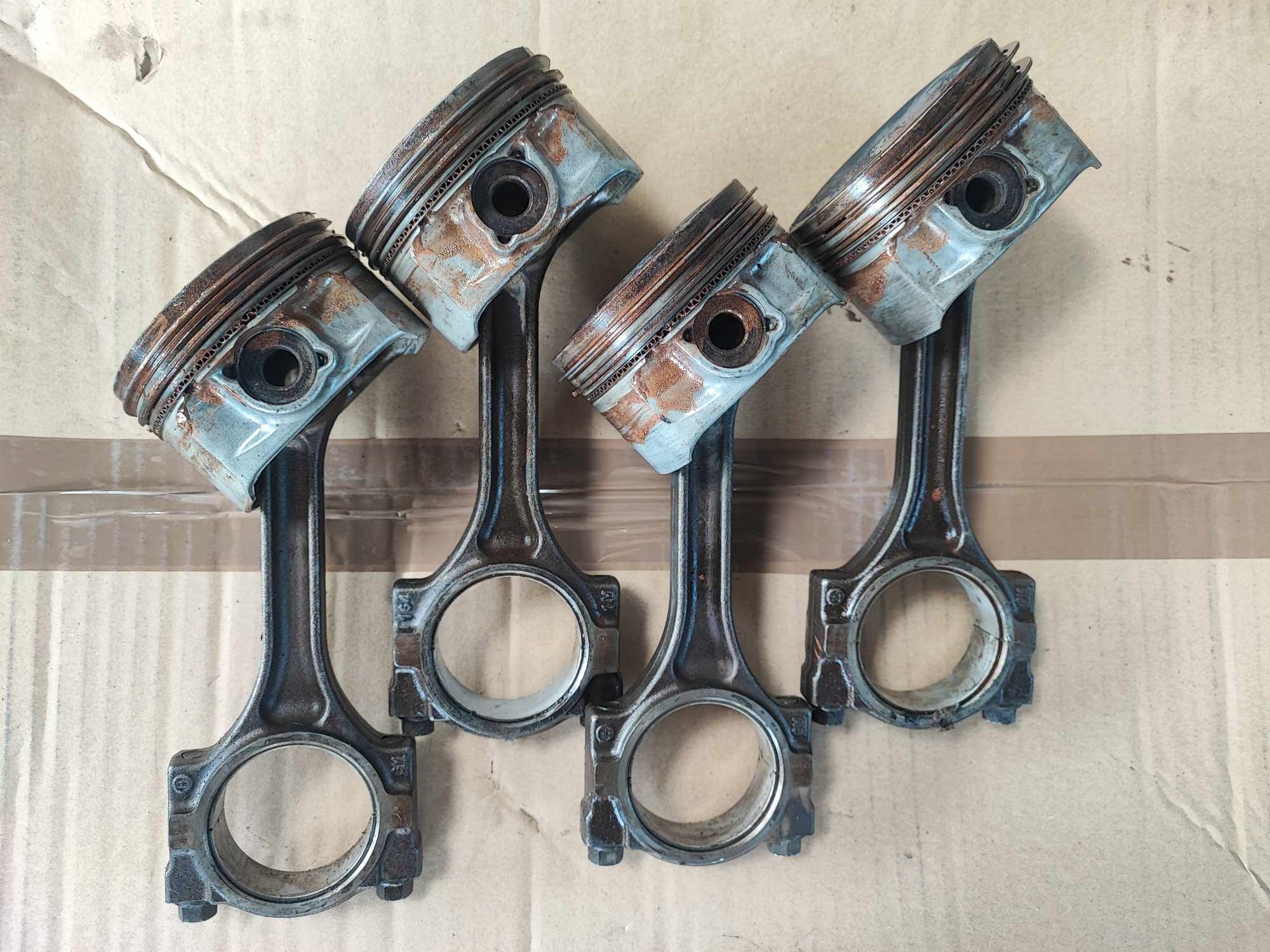 piston + connecting rod B207 1.8t 2.0t SAAB 9-3 II 93 Opel