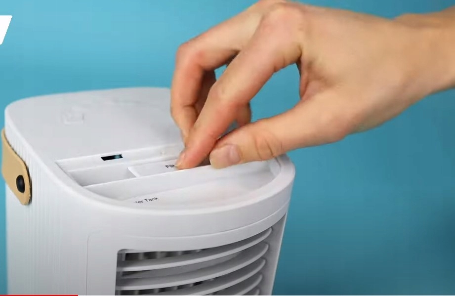 PRZENOŚNY KLIMATOR NA WODĘ USB LED 675ml Model Air cooler