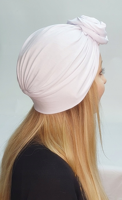 Turban Sejla biała marszczona chusta z bawełny dla każdej kobiety bez wzoru Model Sejla