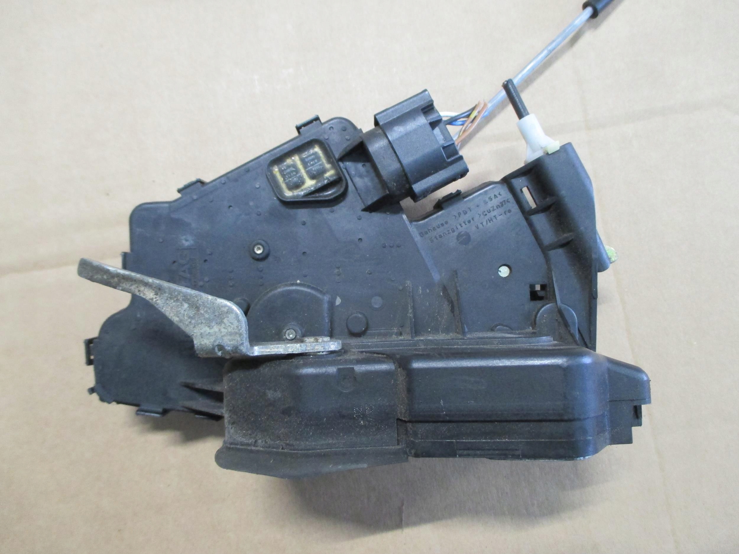 BMW E46 98-05 ZAMEK Z DRZWI PRAWY PRZÓD BTR408