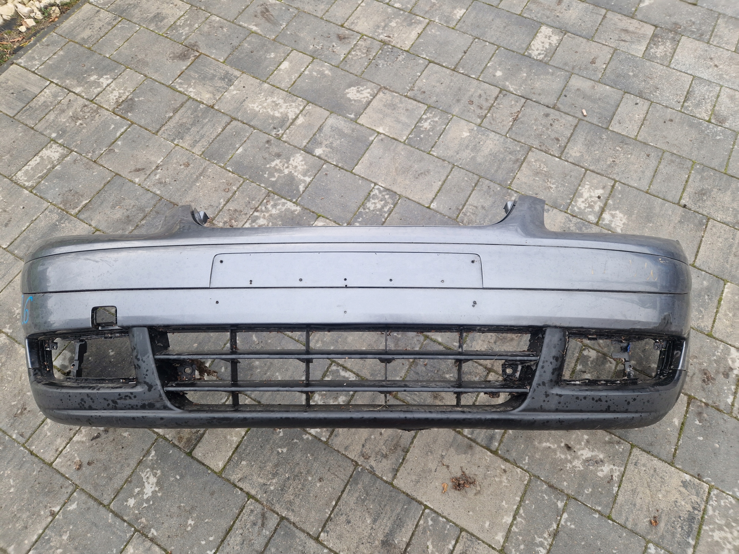 bumper front front VOLKSWAGEN VW TOURAN 1T0807221 1T0807217