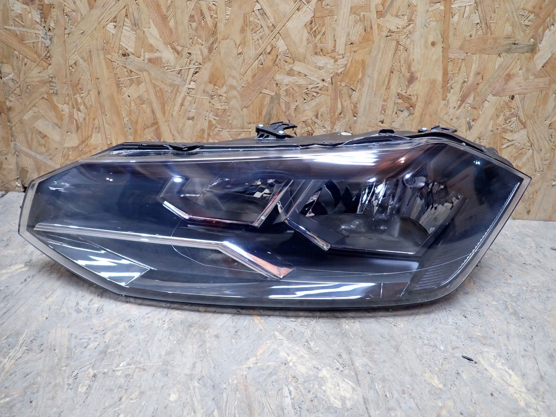 light left REFLEKTOR left VW VOLKSWAGEN POLO 6 VI 2G 2G1941005 2017-2021R