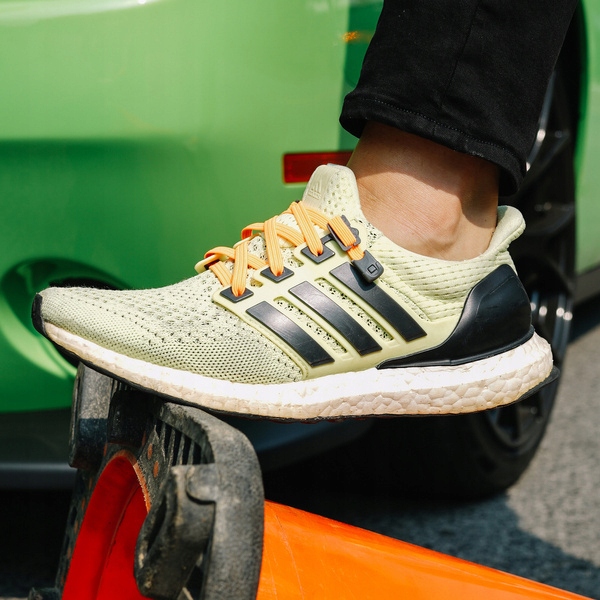 Xpand No-Tie Neon Orange Model Xpand No-Tie