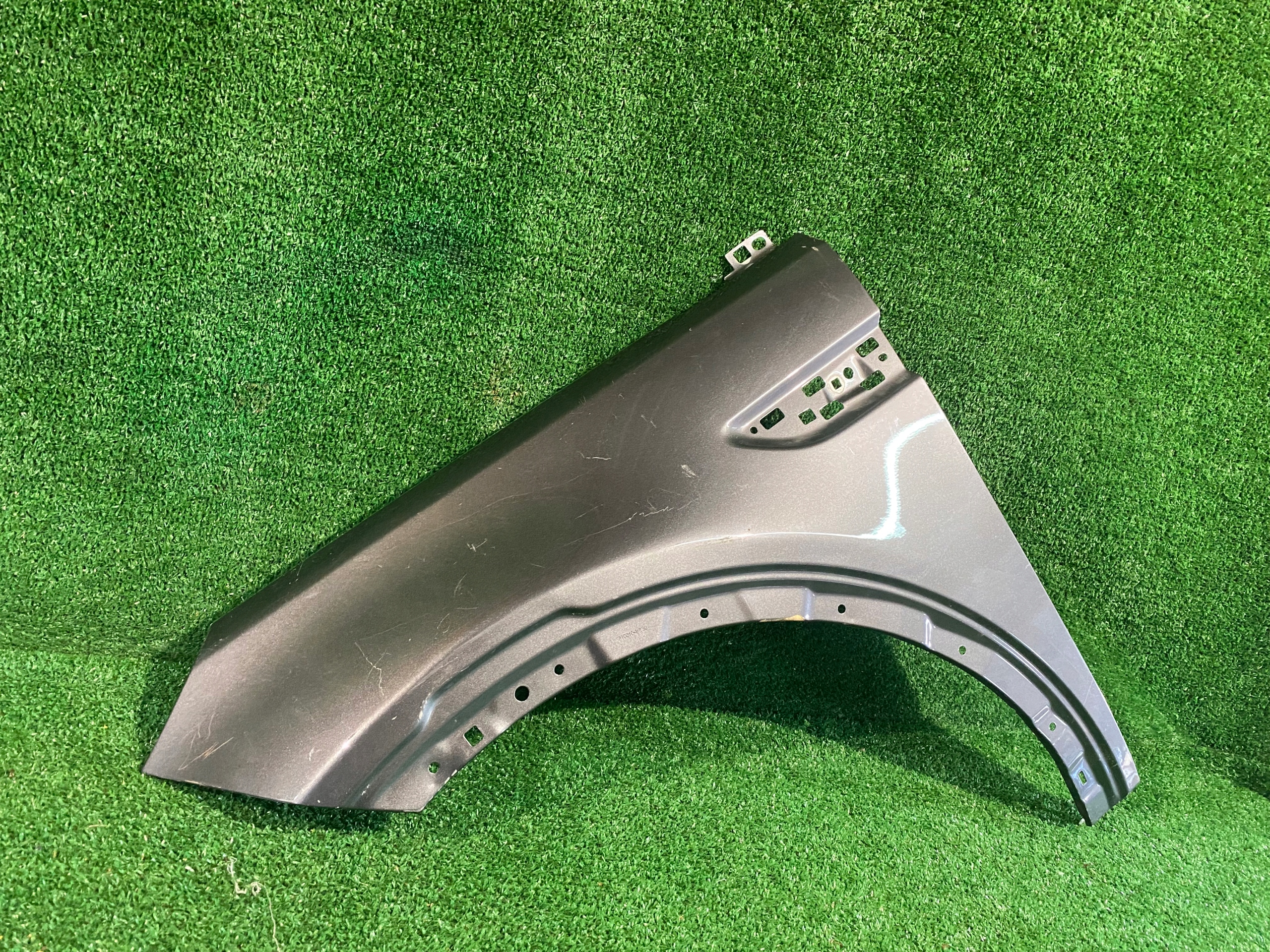 fender front left LAND ROVER DISCOVERY L550