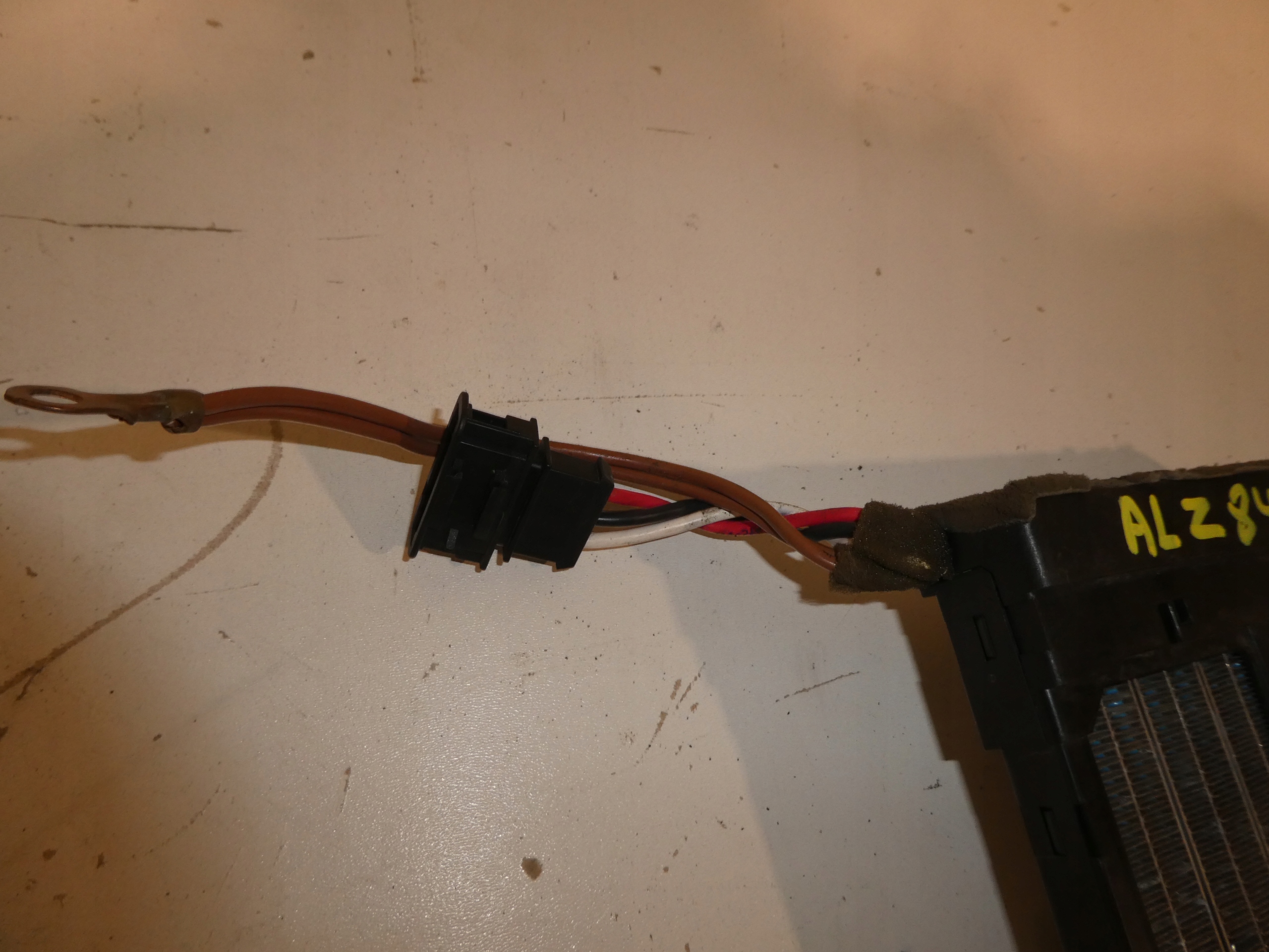 AUDI A4 B8 A5 heater electrical 8E1819011