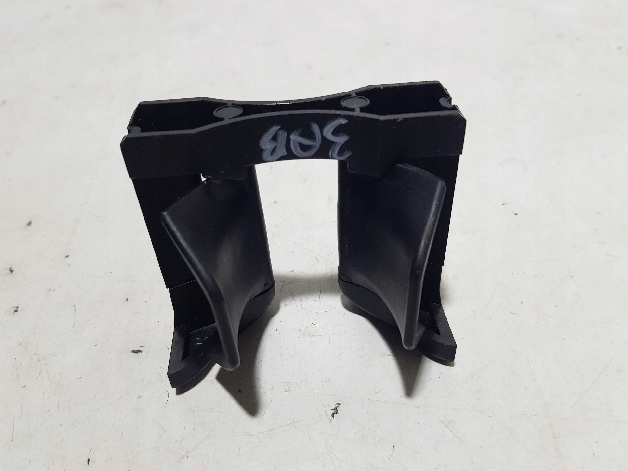 bracket for CUPHOLDER MERCEDES W204 2046802391