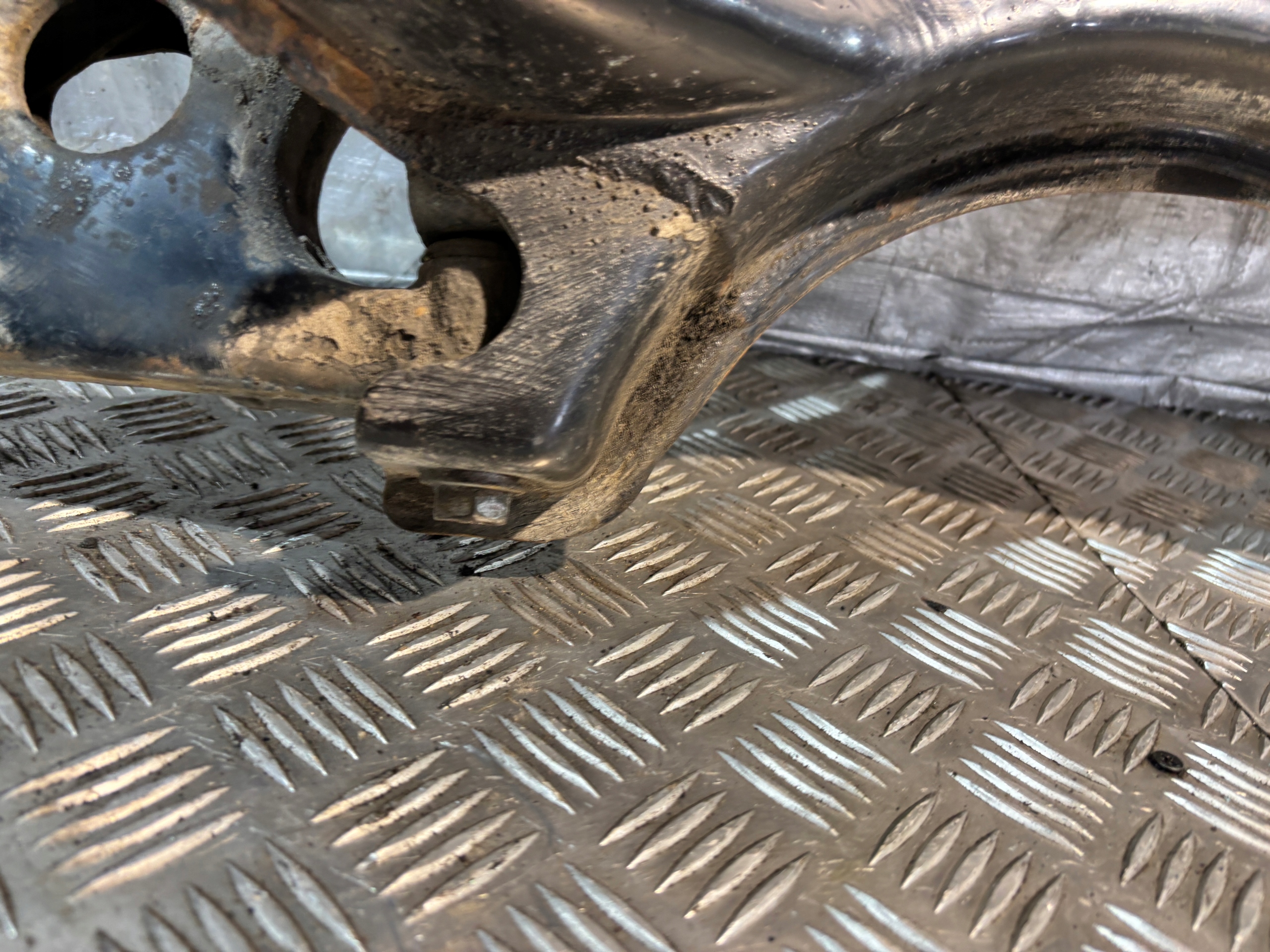 subframe front subframe Toyota Corolla Verso and 1 2.0 D-4D