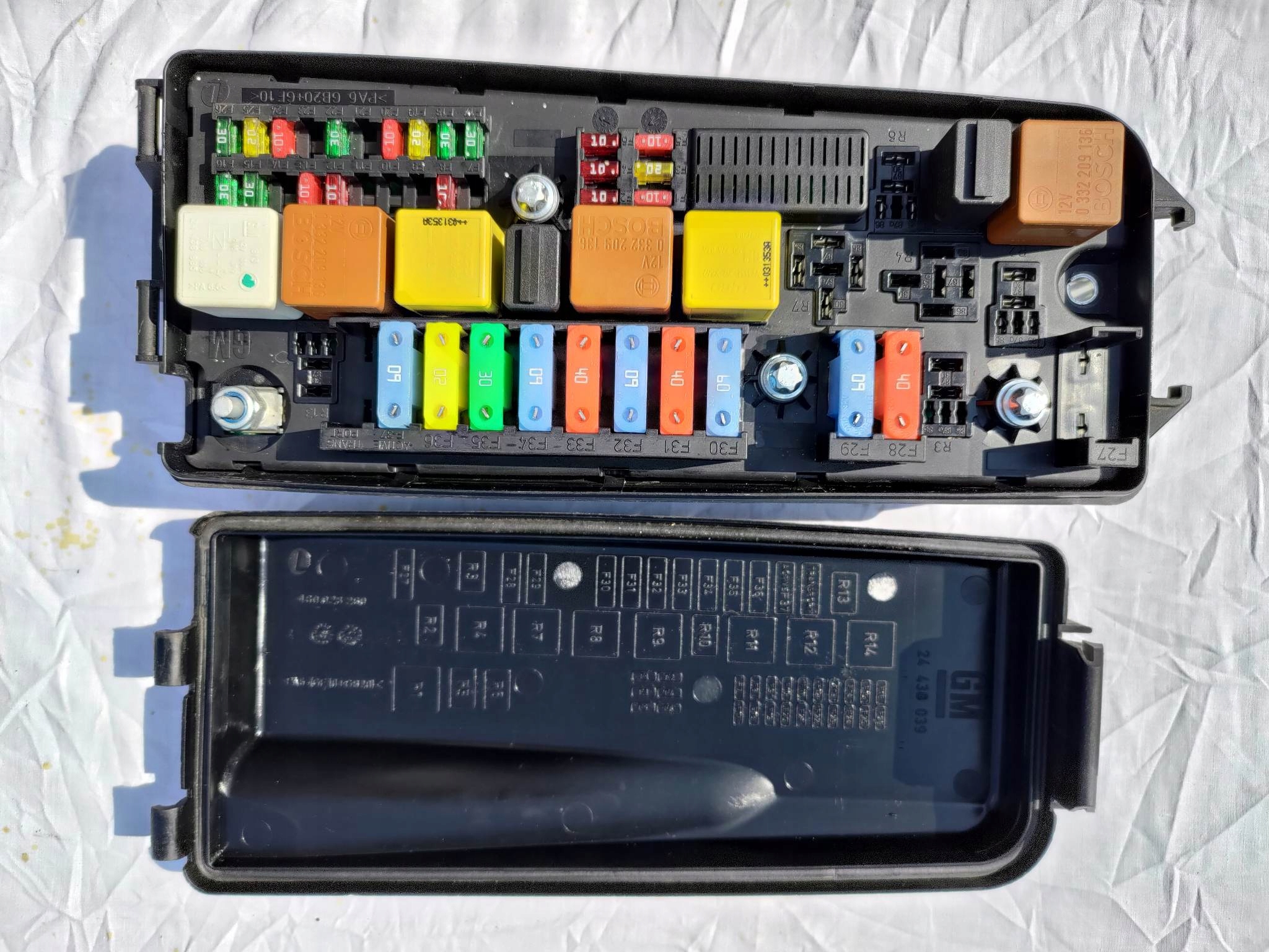 Module fusibles SAAB 9-3 II 93 OE 12795729