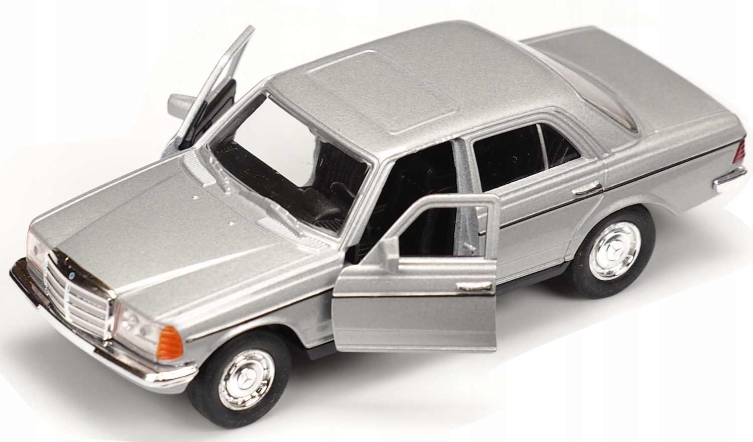 

Metalowe Auto Mercedes Benz E Class Welly