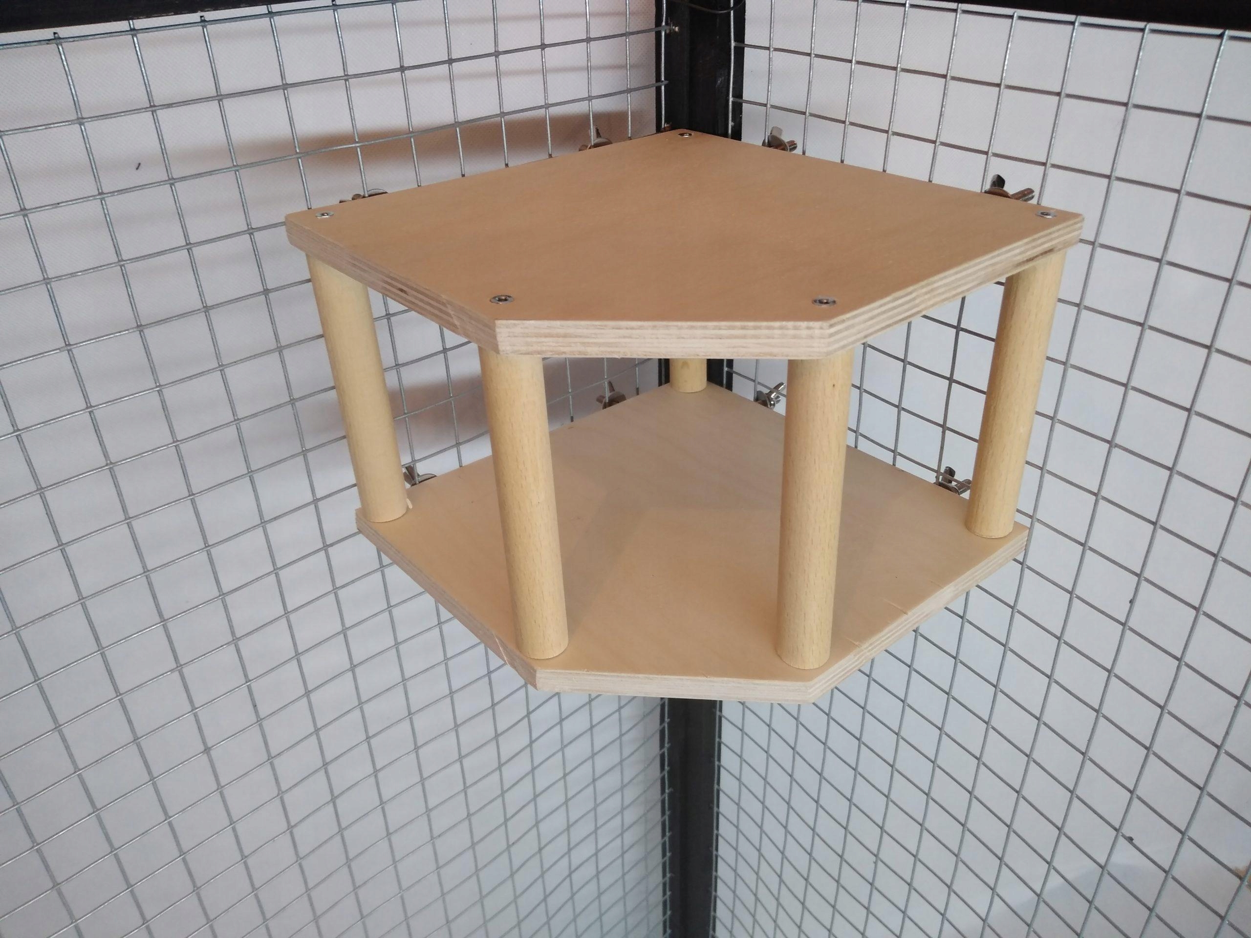 Jednoduchá rohová police