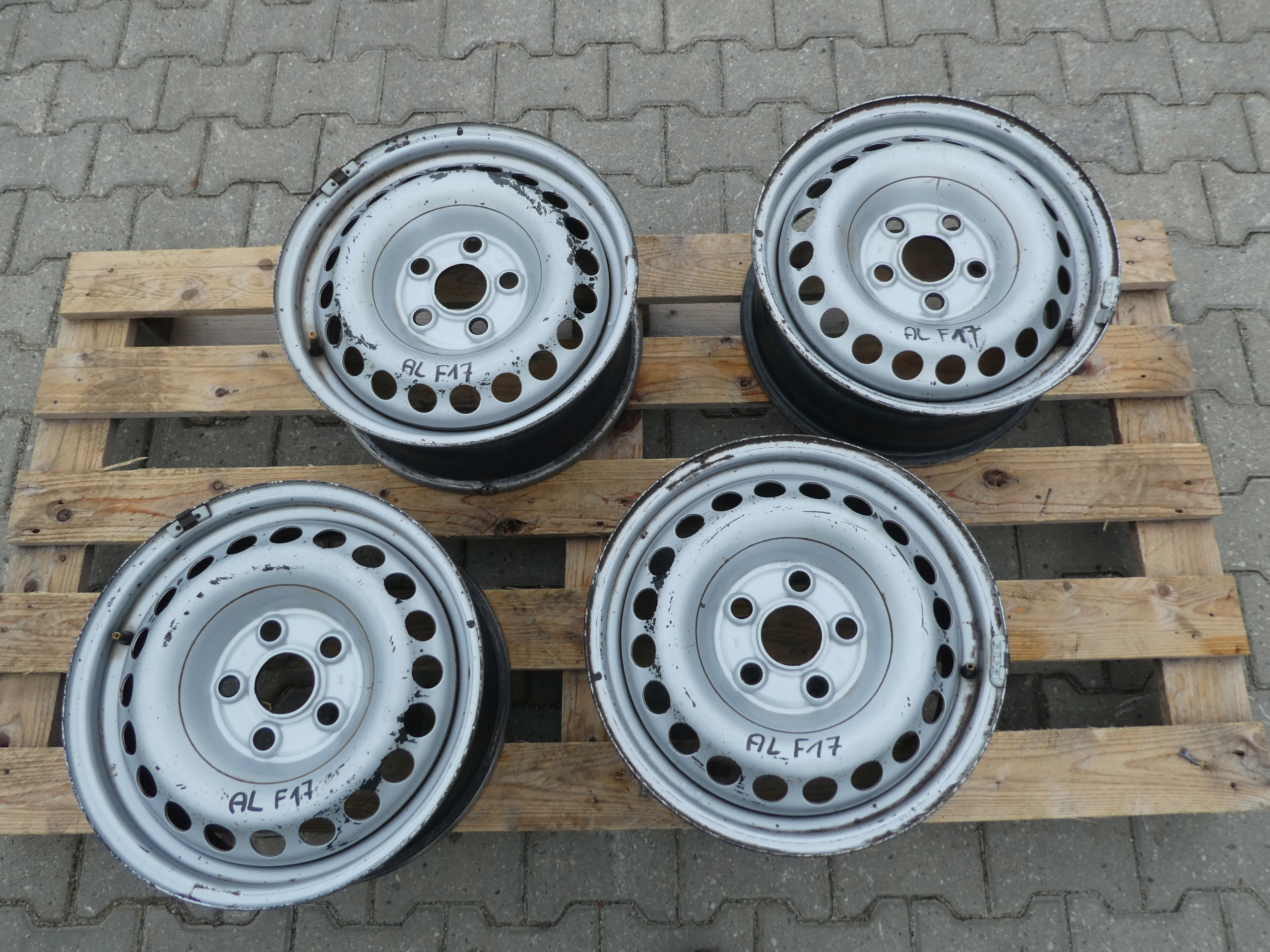 VW T5 CERCHI Ferro 7H0601027D 6.5JX16 ET51