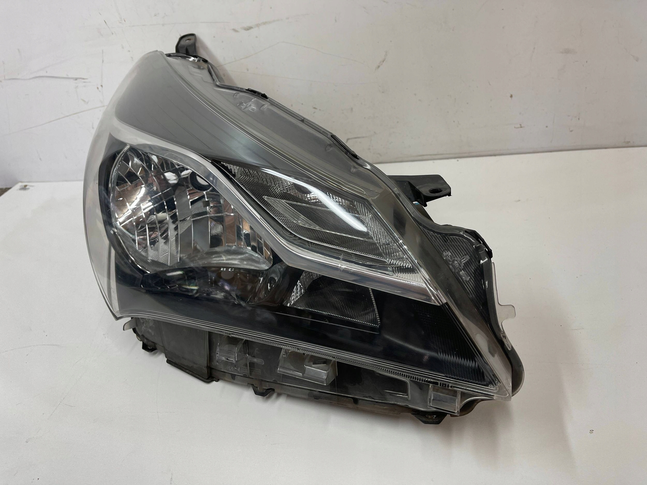 REFLEKTOR light right right Toyota Yaris 3 III LIFT