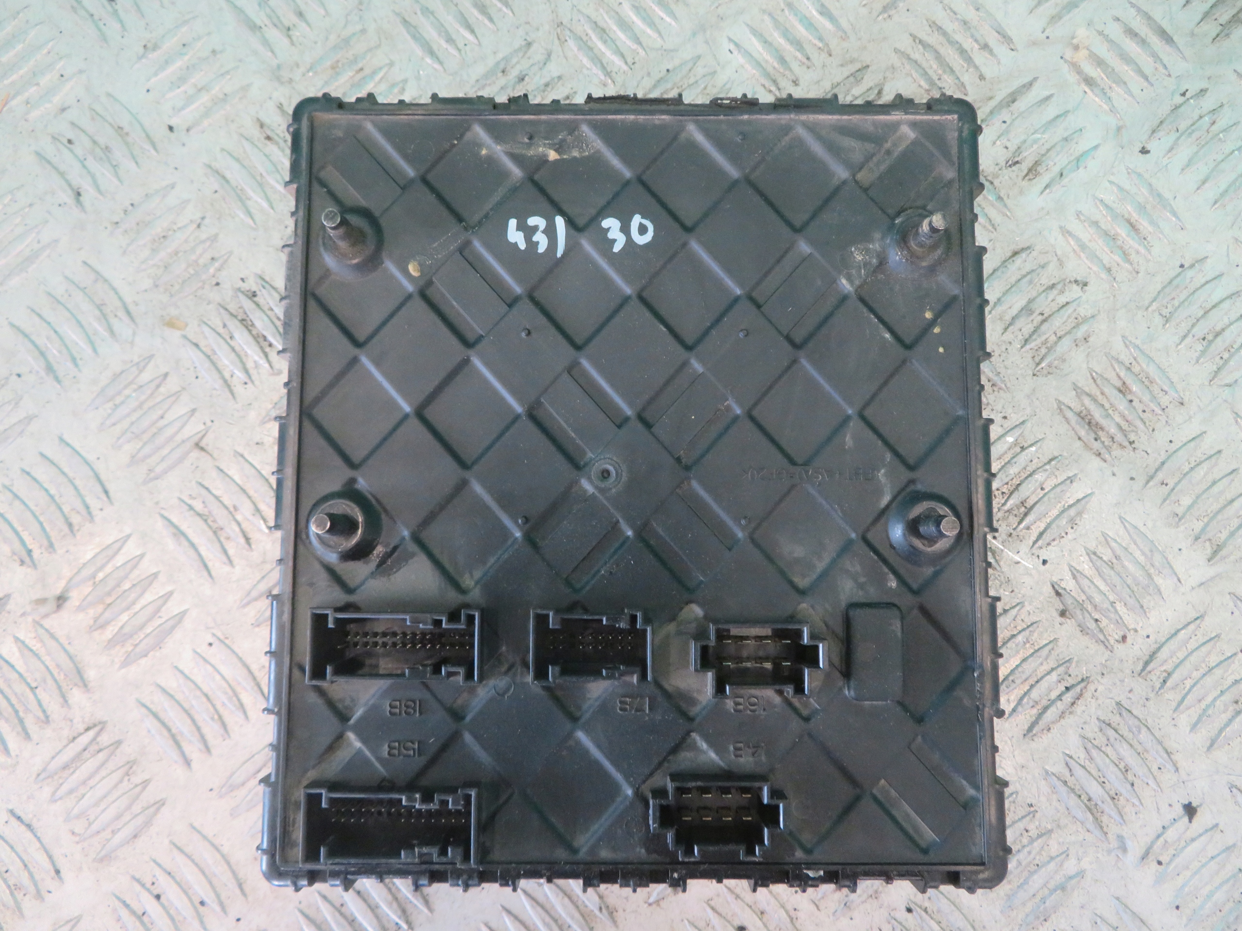 Module fusibles MITSUBISHI CANTER 3.0 20R ML234181
