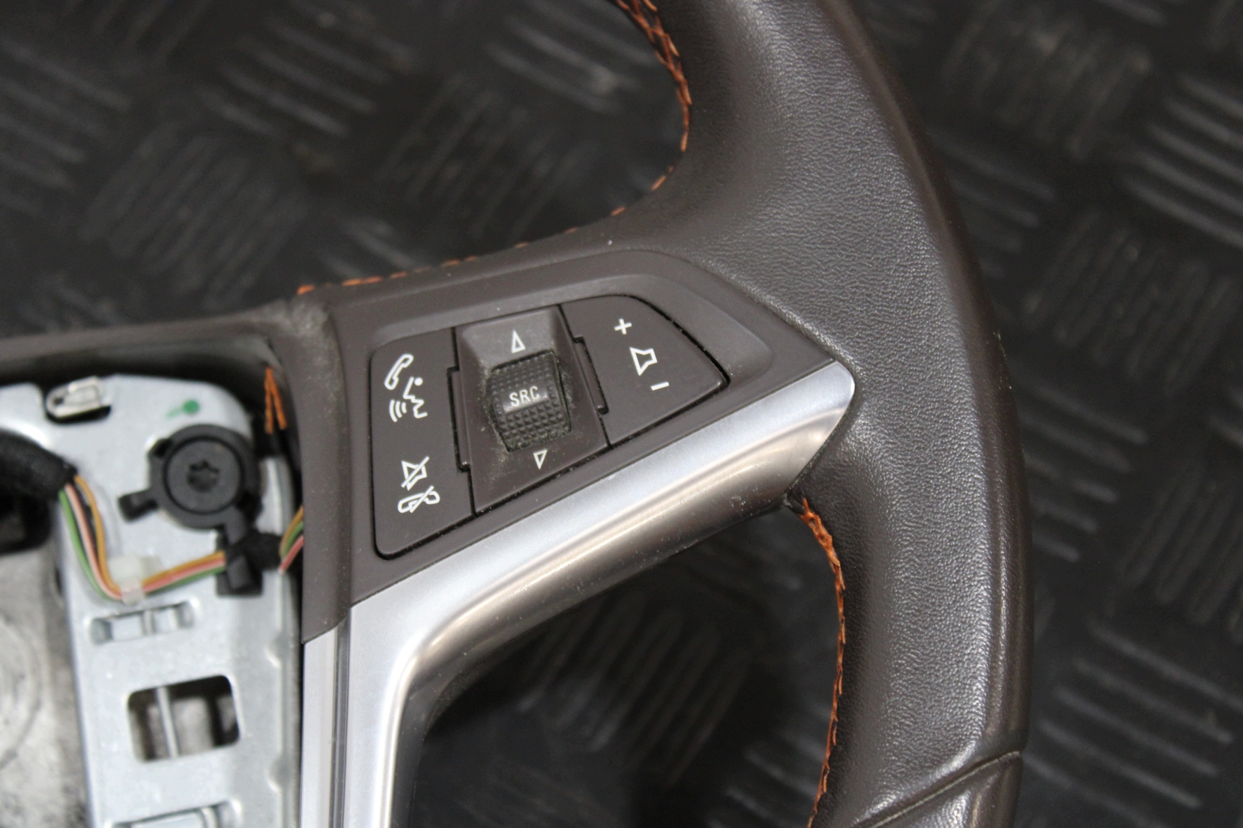 lenkrad MULTIFUNKCJA BRAZ OPEL MERIVA B LIFT