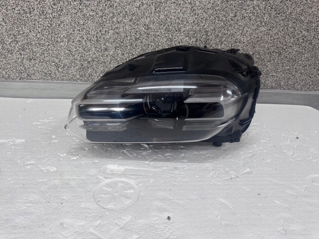 light left Porsche Taycan Full Led 2021
