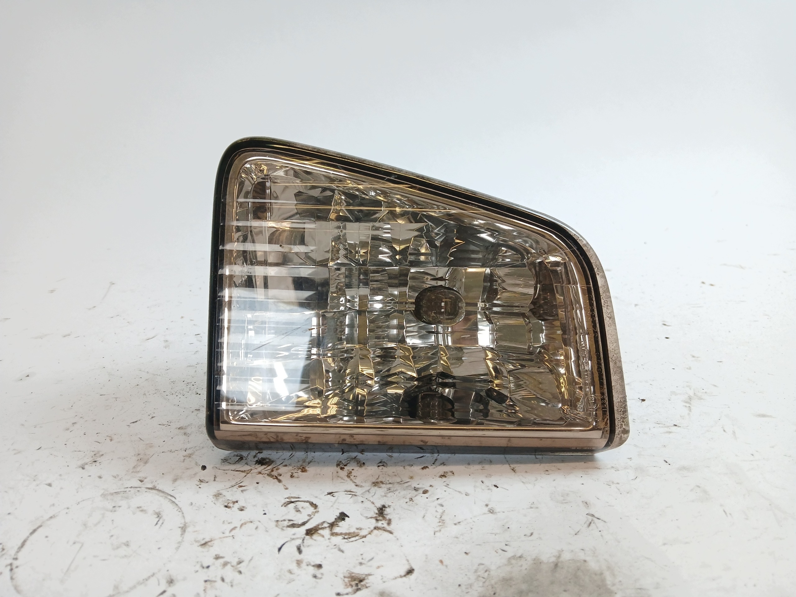 NISSAN MURANO and Z50 light right rear part trunk door