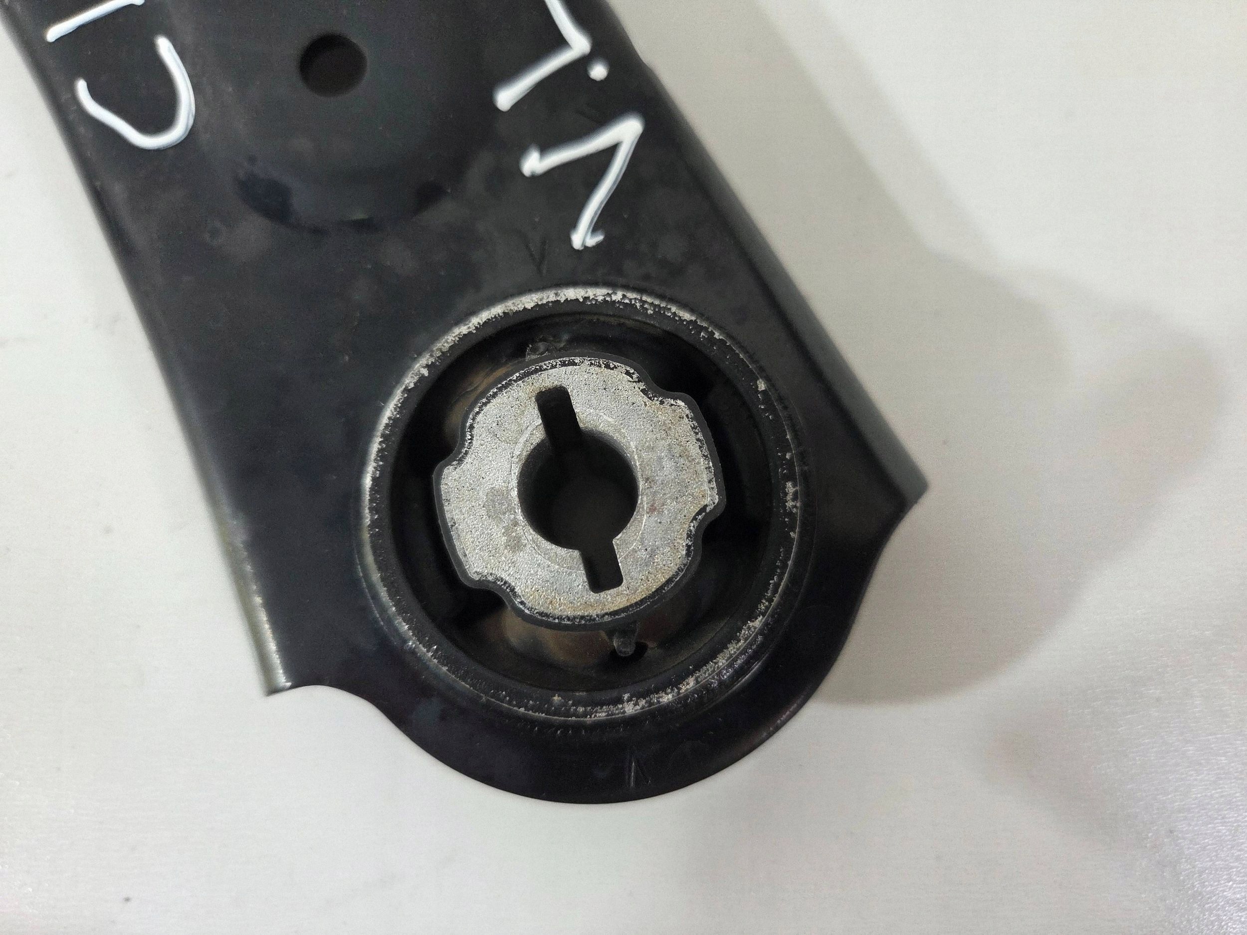Renault Clio VI arm front left 057733R (Q874)