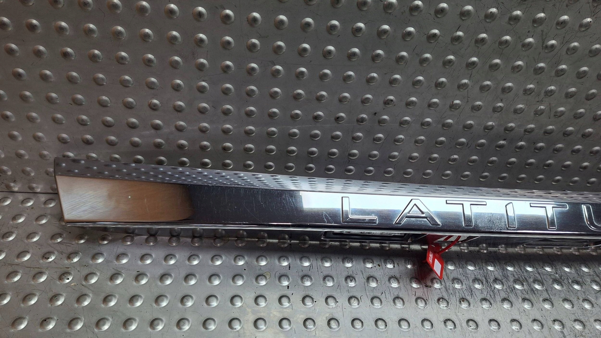 moulding CHROM cap bonnet RENAULT LATITUDE