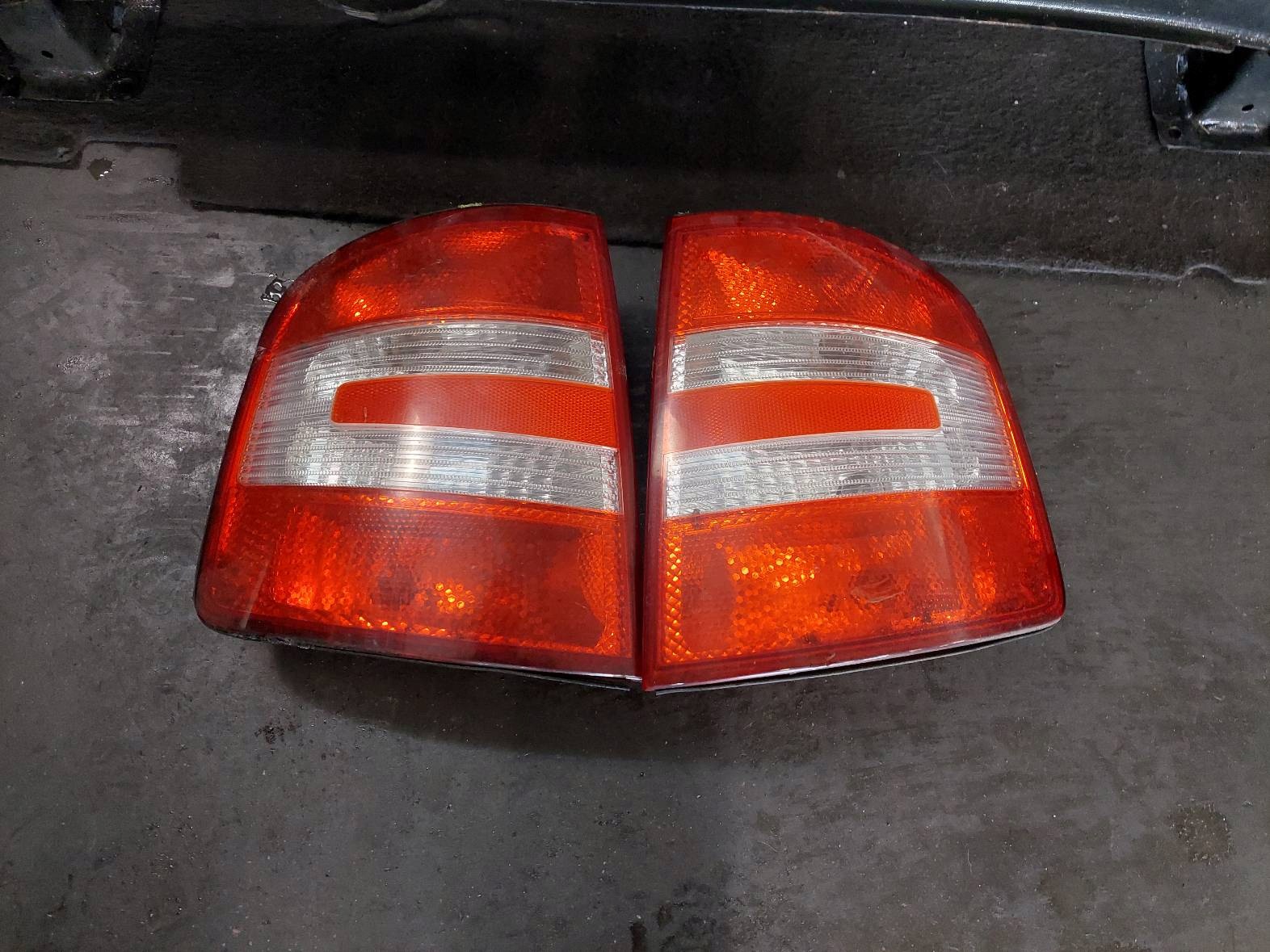 bumper rear part + lights + sider + module PDC SKODA FABIA and LIFT LA7W