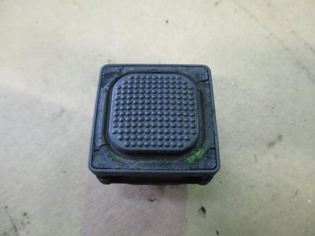 MERCEDES S W221 PRZYCISK TYLNEJ KLAPY BAGAŻNIKA