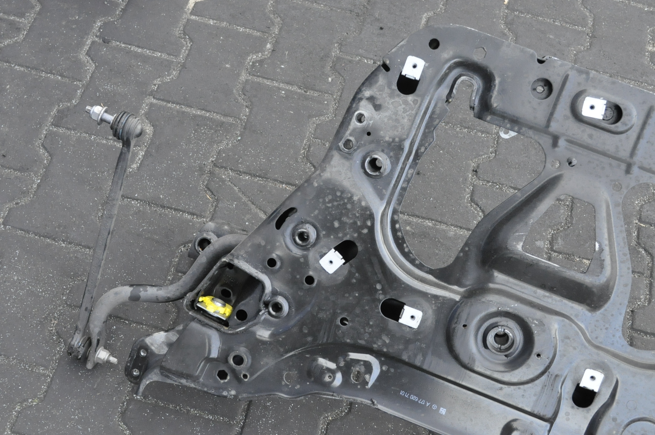 MERCEDES GLA II H247 19- SANKI BELKA ZAWIESZENIA Typ samochodu Samochody osobowe