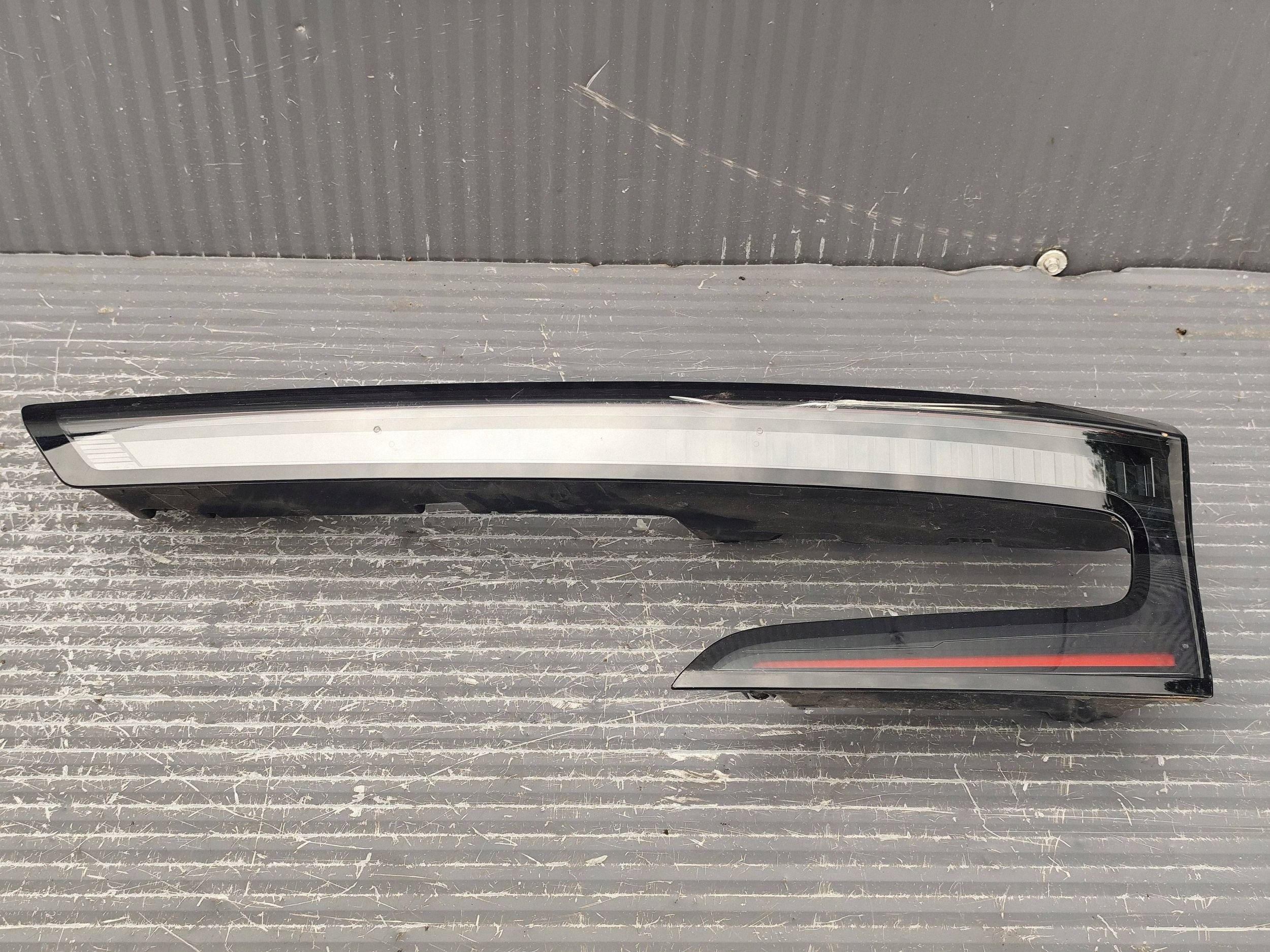 RENAULT AUSTRAL light rear right damaged 265504393R