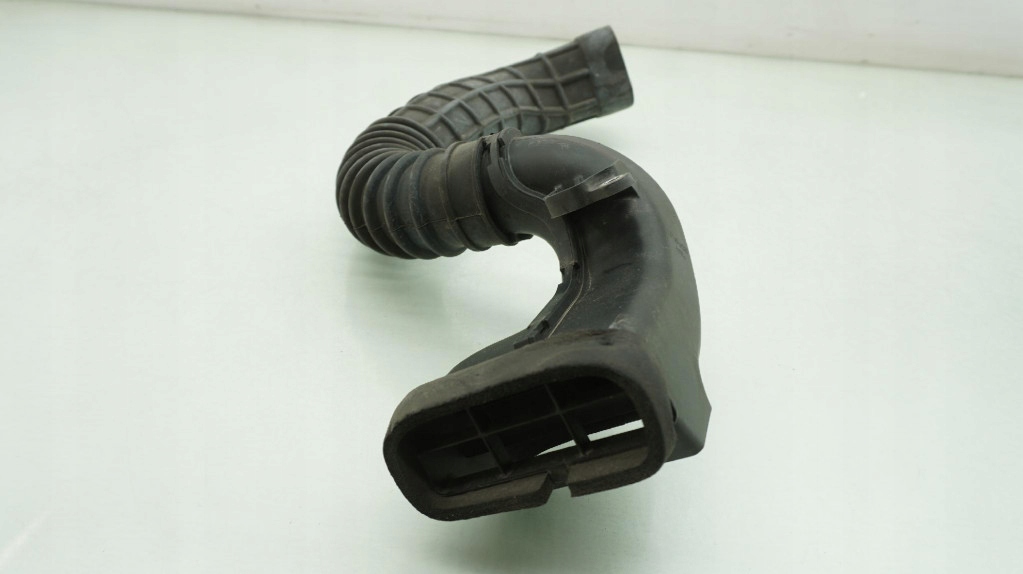 suzuki IGNIS III 1.2 b патрубок Воздух впуск