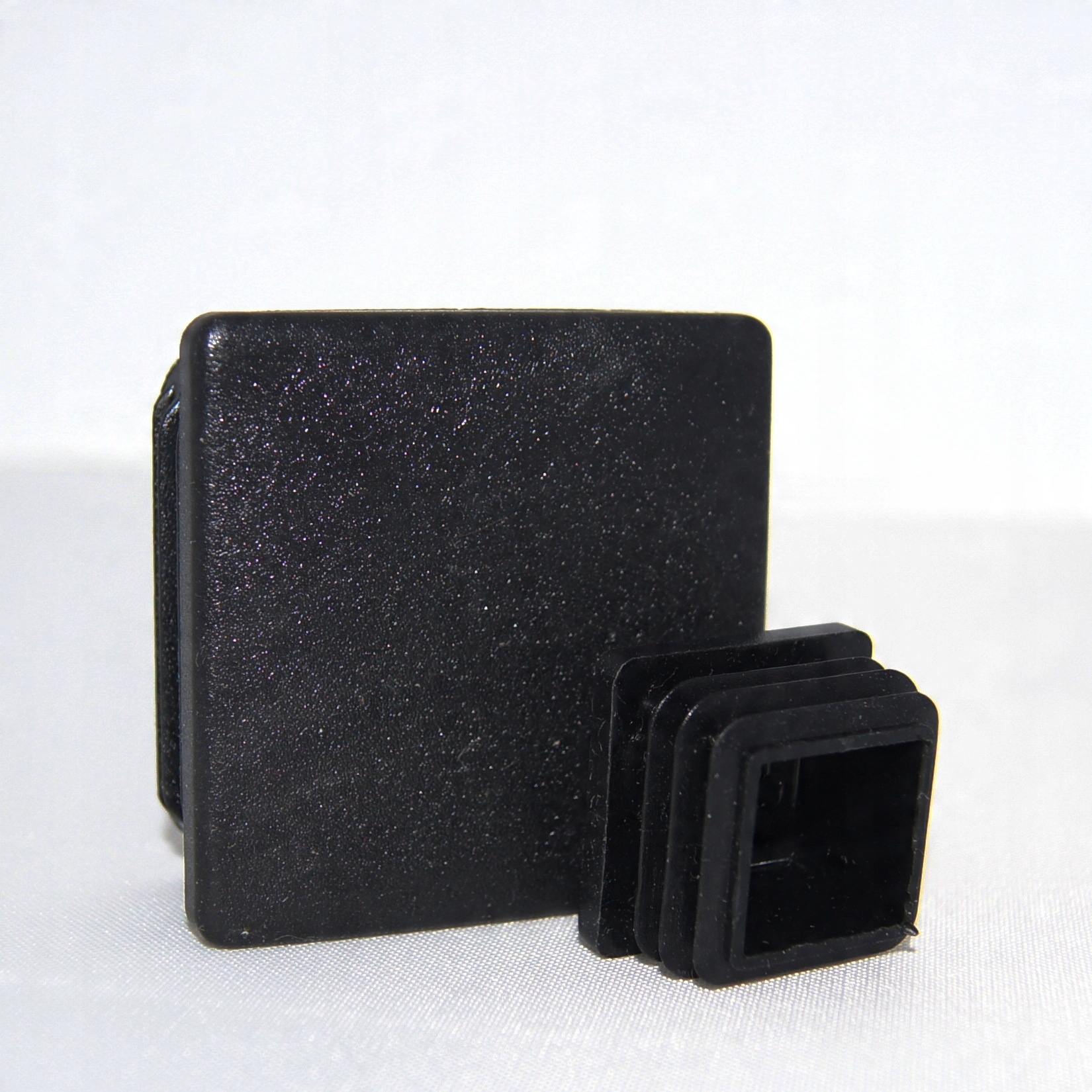 

50SZT Zaślepka 20x20mm czarna do krzeseł i stołów