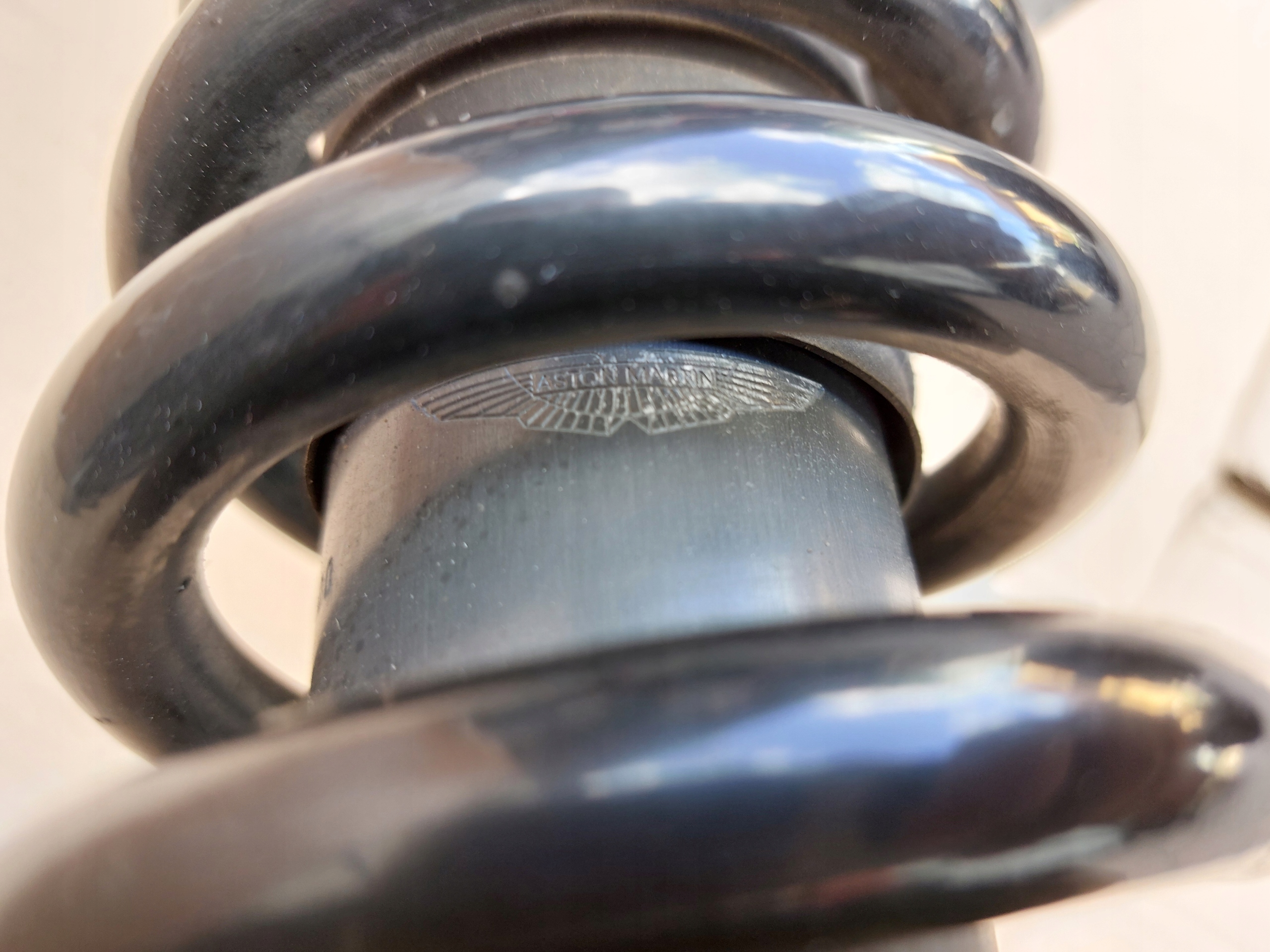 shock absorber left right rear part ASTON MARTIN VANTAGE 17r