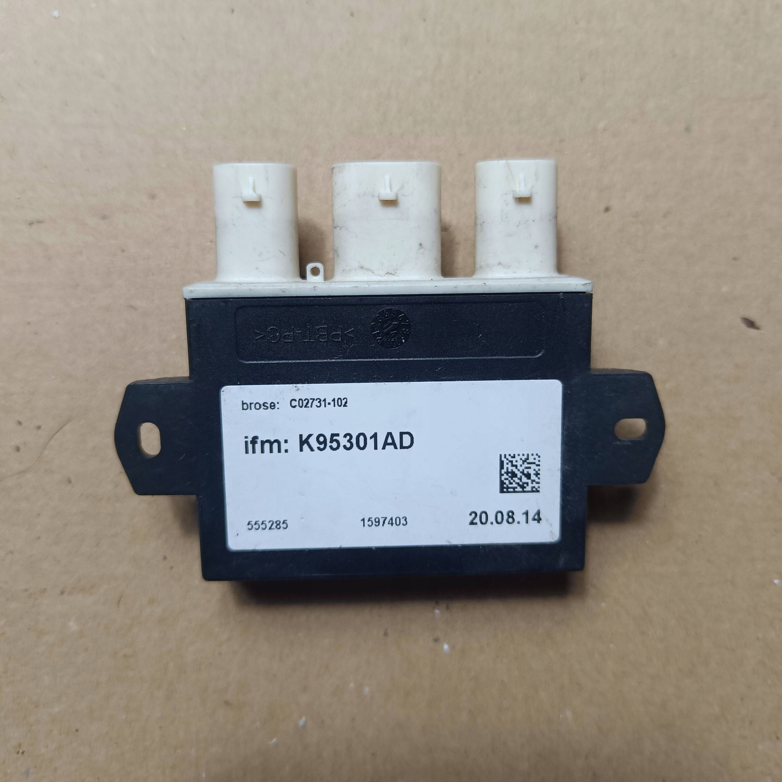 Ford Kuga MK2 2014 Module pour l’ouverture du capot Électrique CJ5T14F679AB