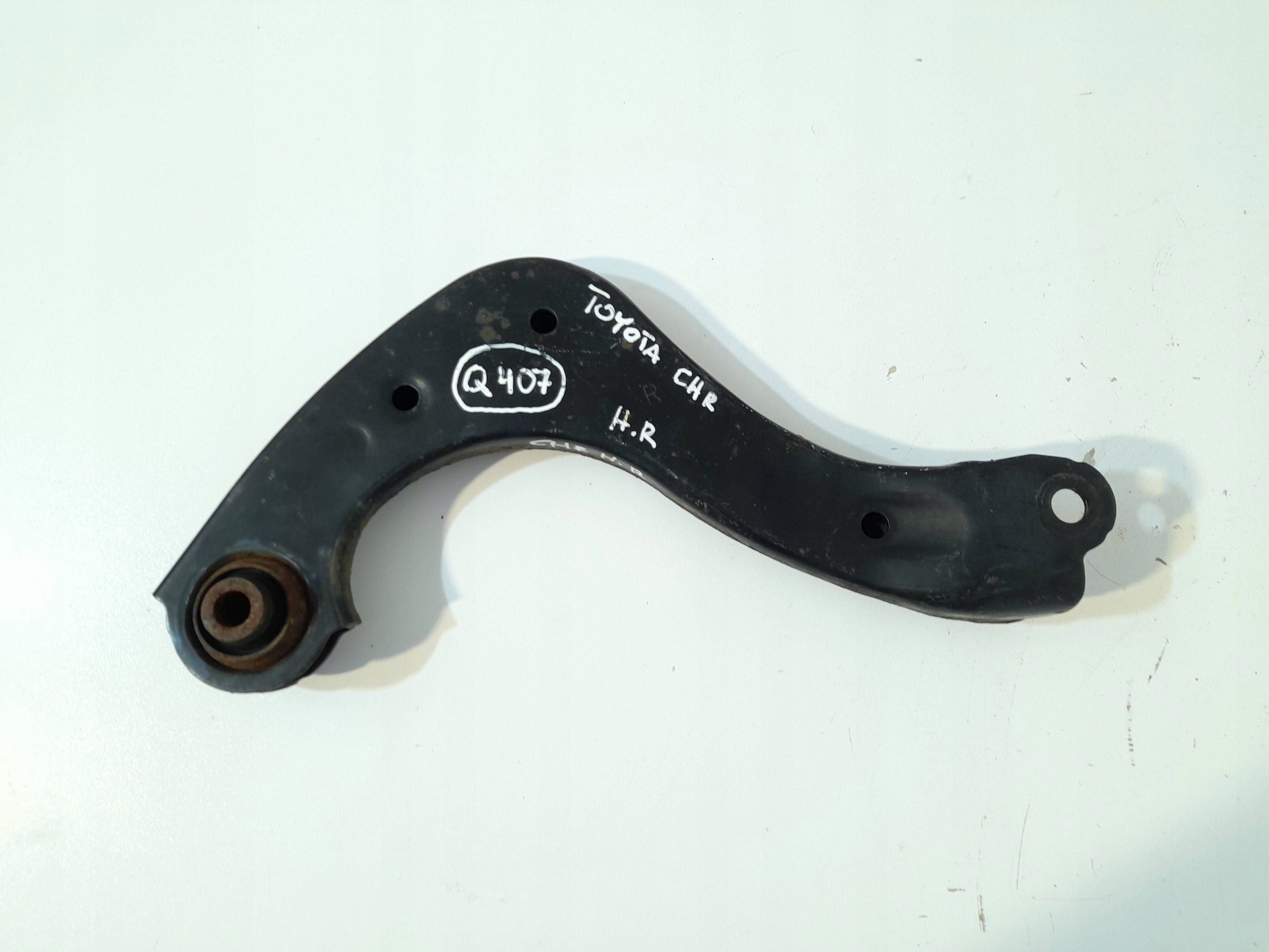 Toyota C-HR CHR arm rear right (Q407)