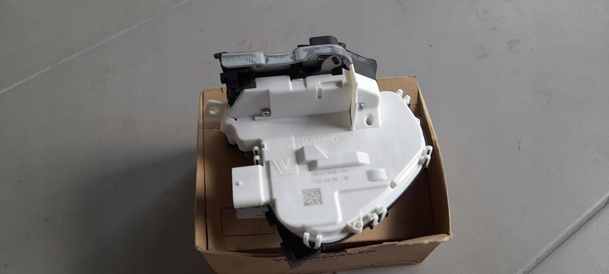 lock door right rear part AUDI AUDI Q2 8K0839016L