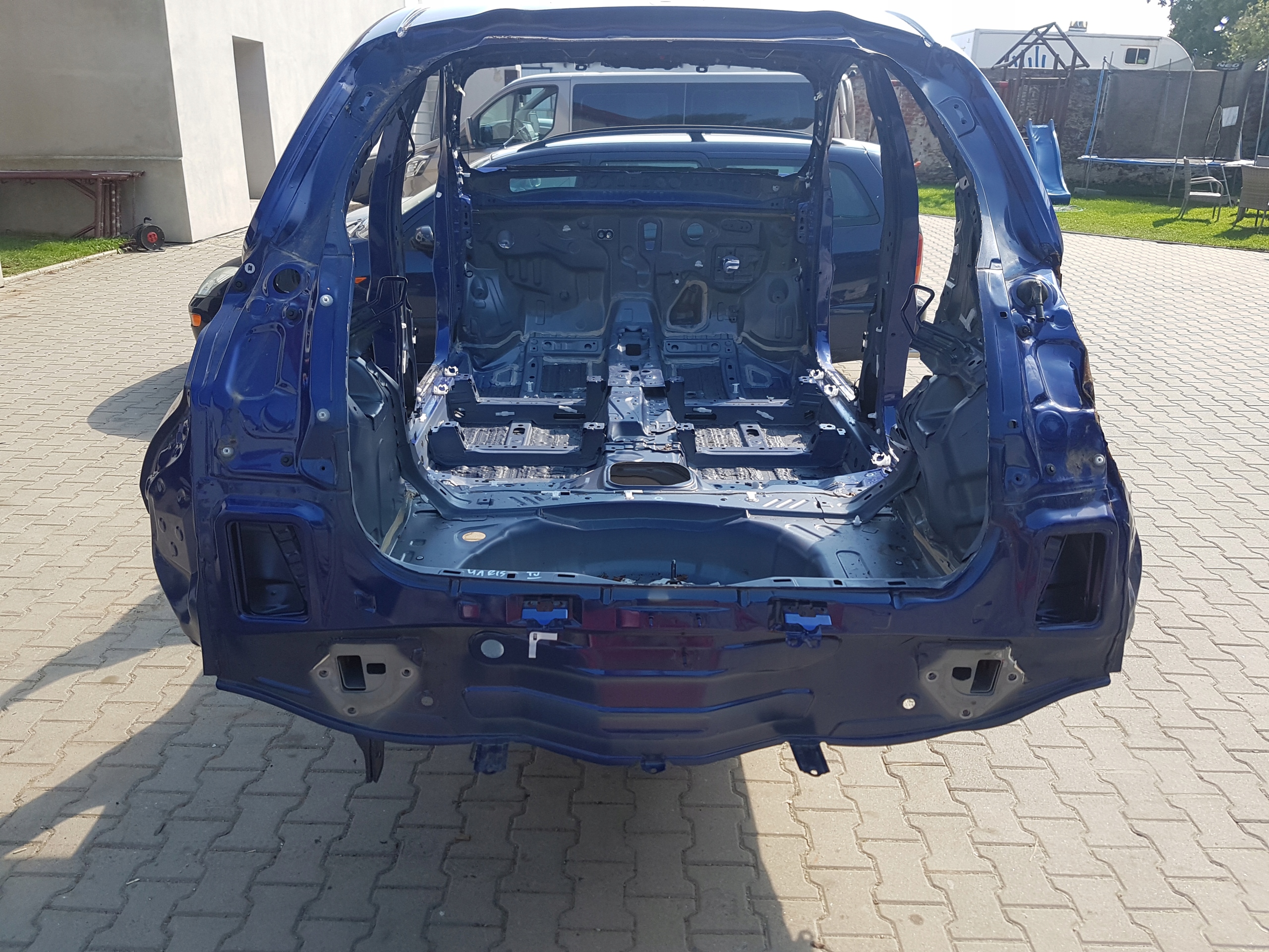 Тойота Яріс IV Р21 ремінь ззаду ванна жопа