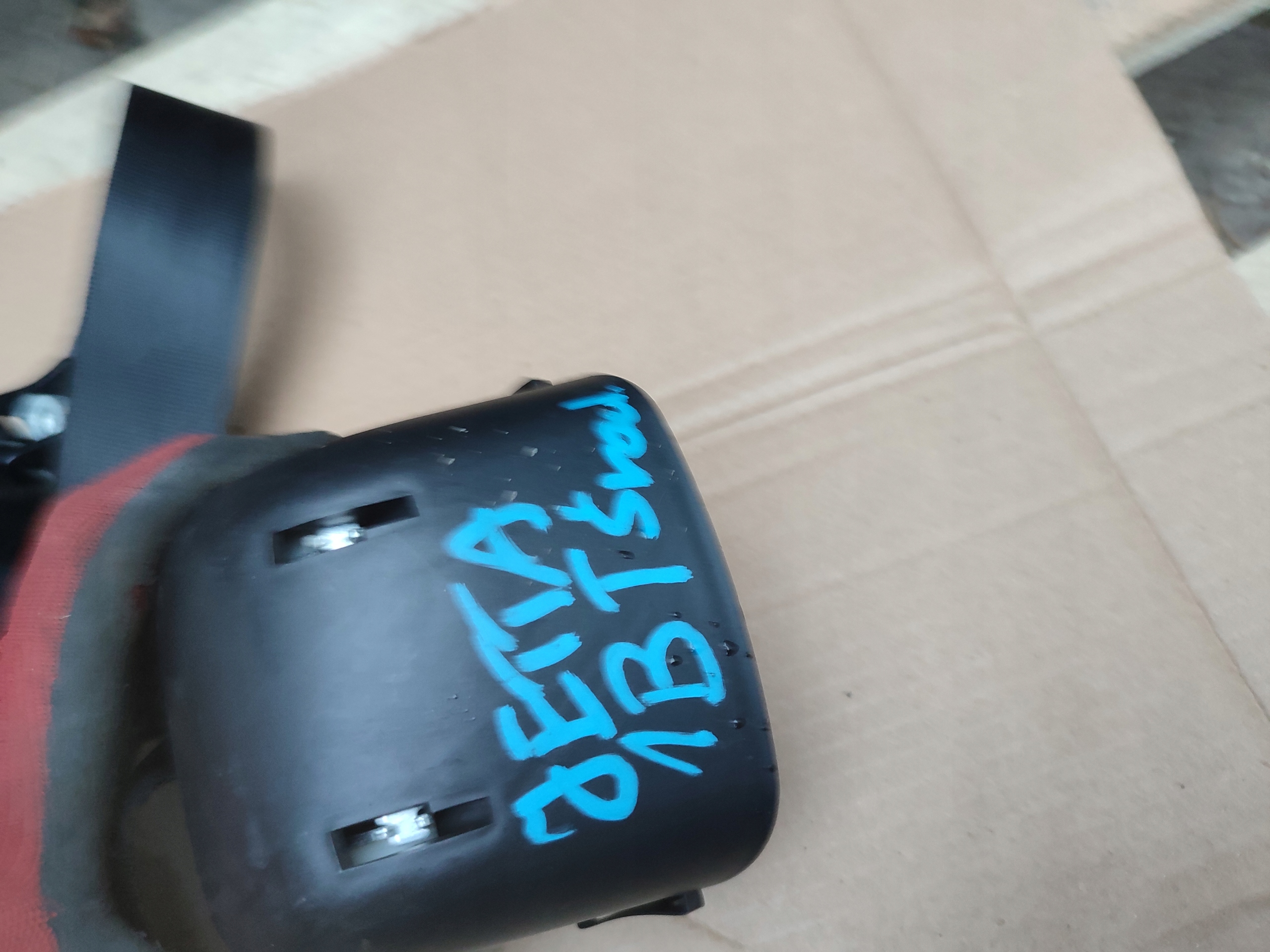 Gurten Sicherheits mitte heck VOLKSWAGEN VW JETTA 5C 5C6857807M