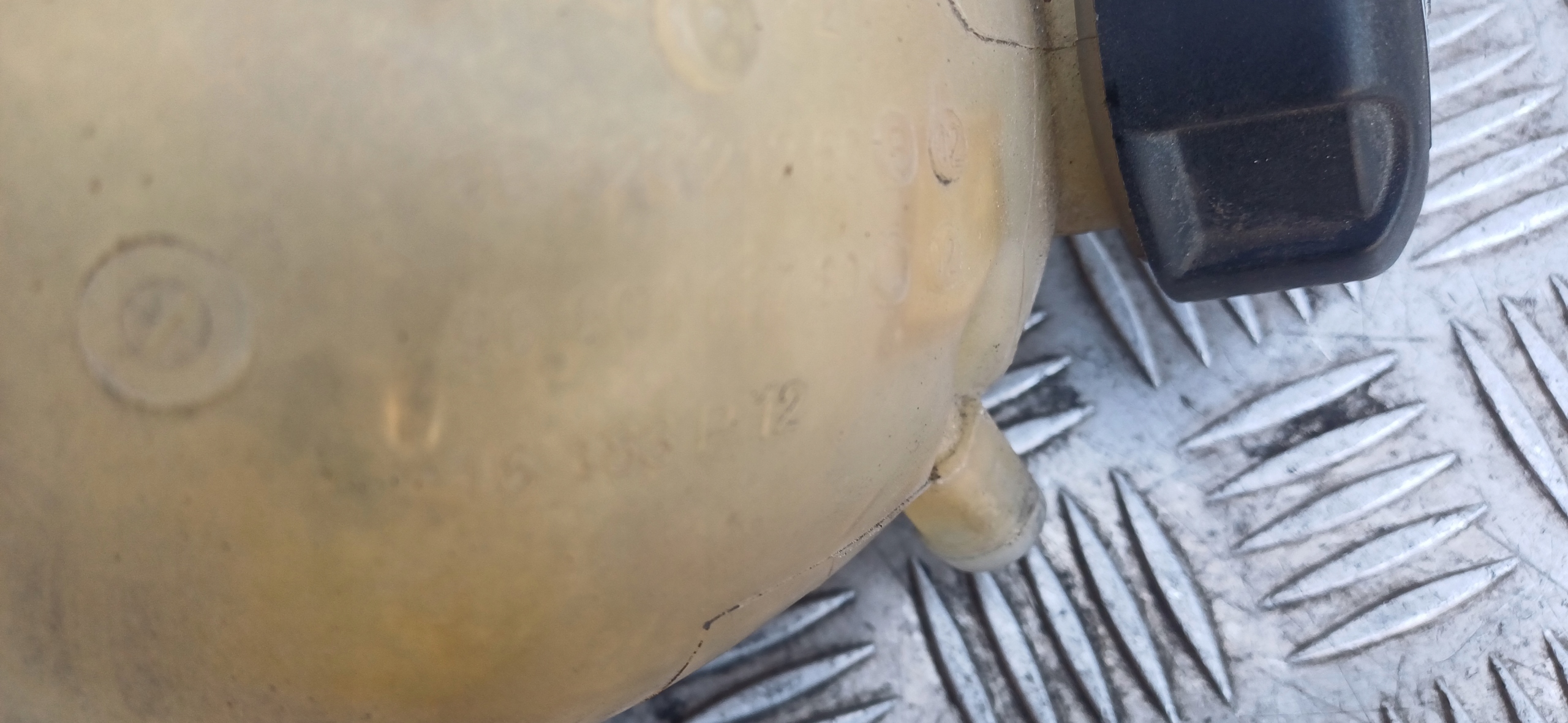 PEUGEOT 207 cup water tank