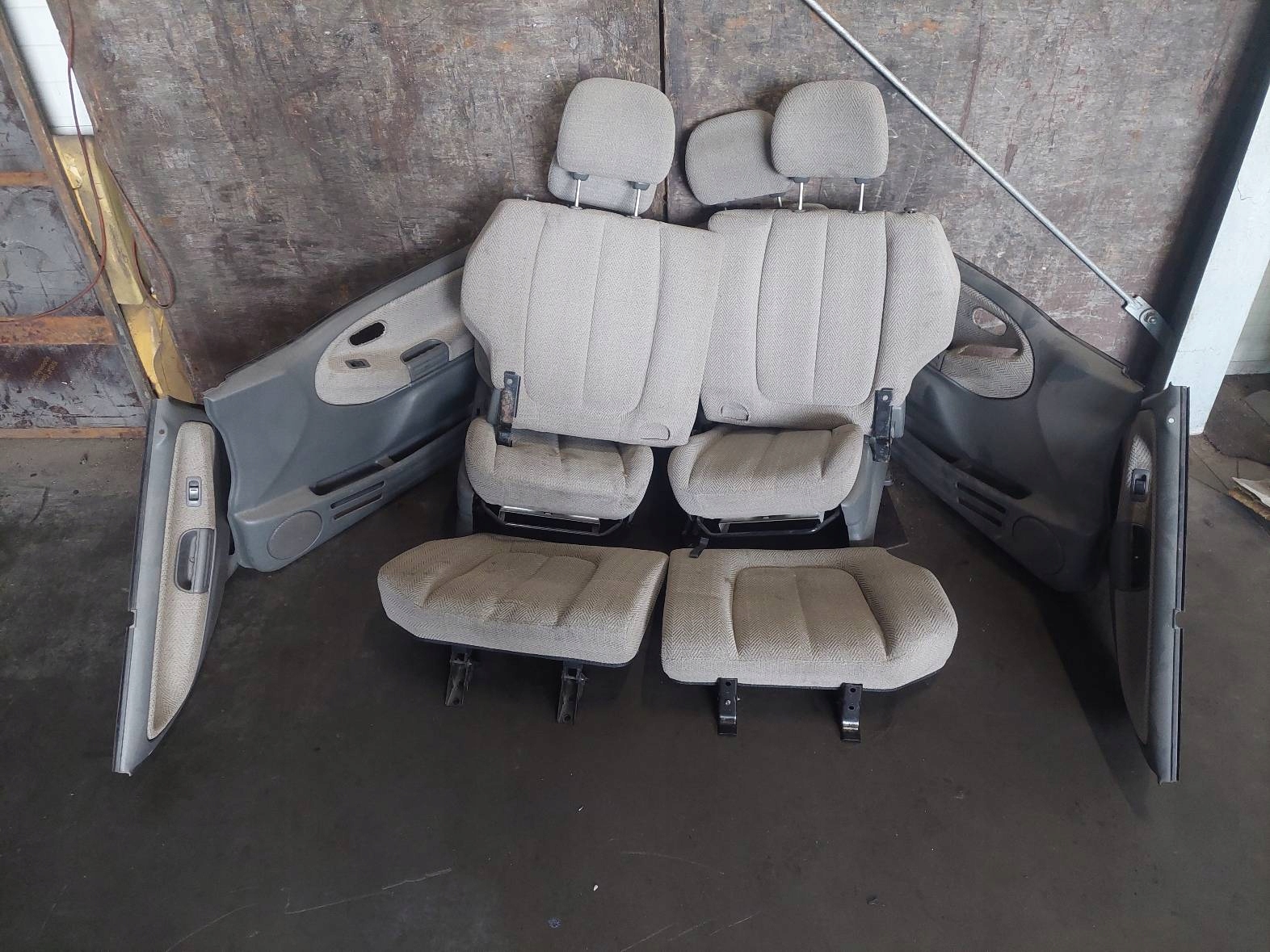 KOMPLET seats left right front + seat rear part + side SUZUKI GRAND VITARA and