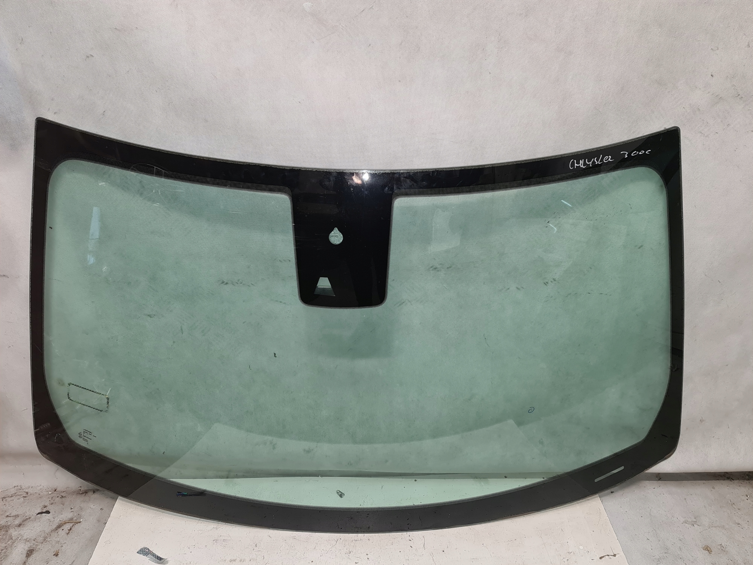 SZYBA CZOŁOWA CHRYSLER 300C KAMERA SENSOR 2015R ORYGINAŁ MOPAR