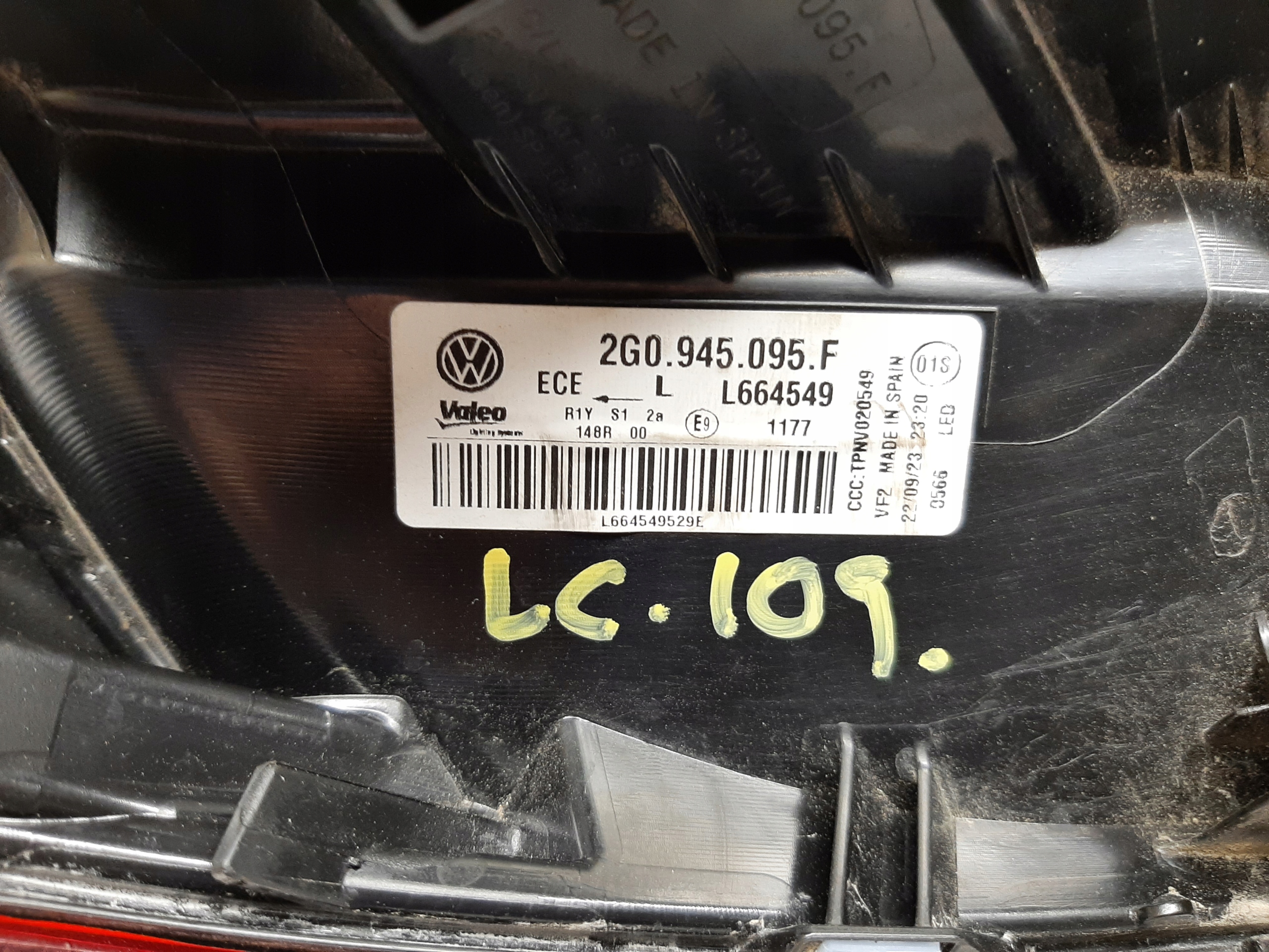 VOLKSWAGEN POLO VI LIFT 2021- LAMPA LED LEWY TYŁ 2G0945095F Numer katalogowy części 2G0945095F
