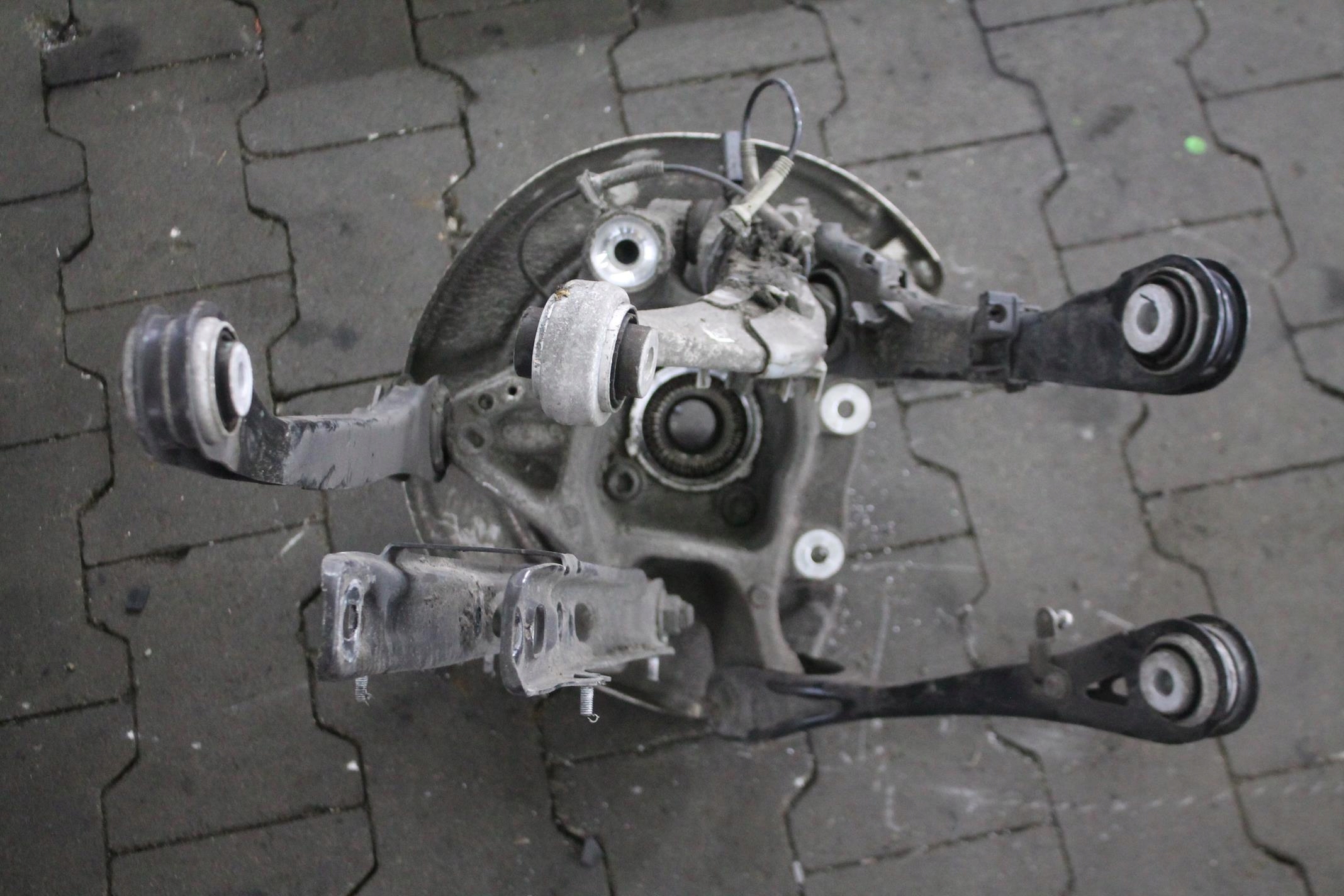 swing arm KOMPLET left rear part BMW G30 G31 17