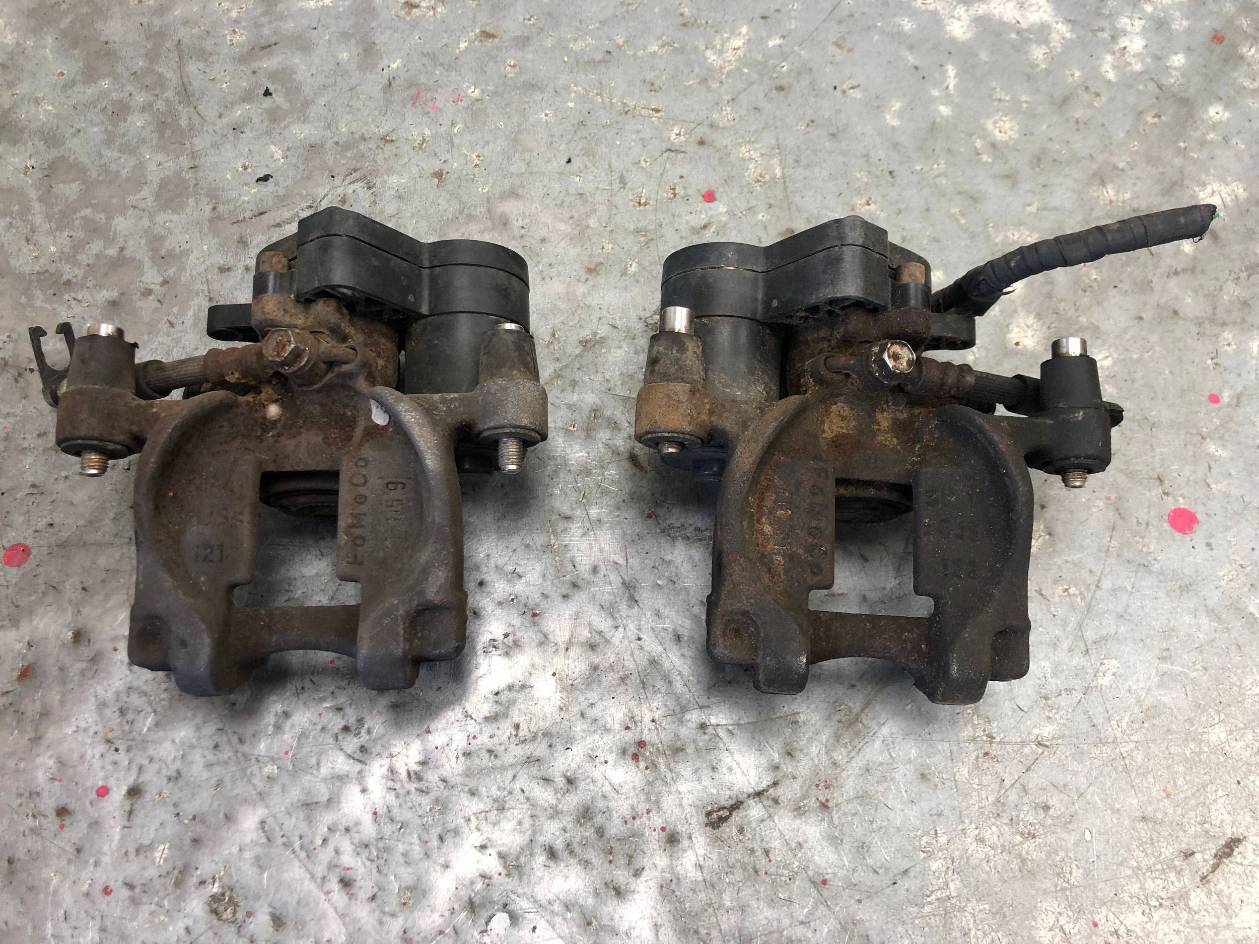 calipers brake rear part KOMPLET FORD S-MAX MK2 DG9C-2D250-H DG9C-2D251-H